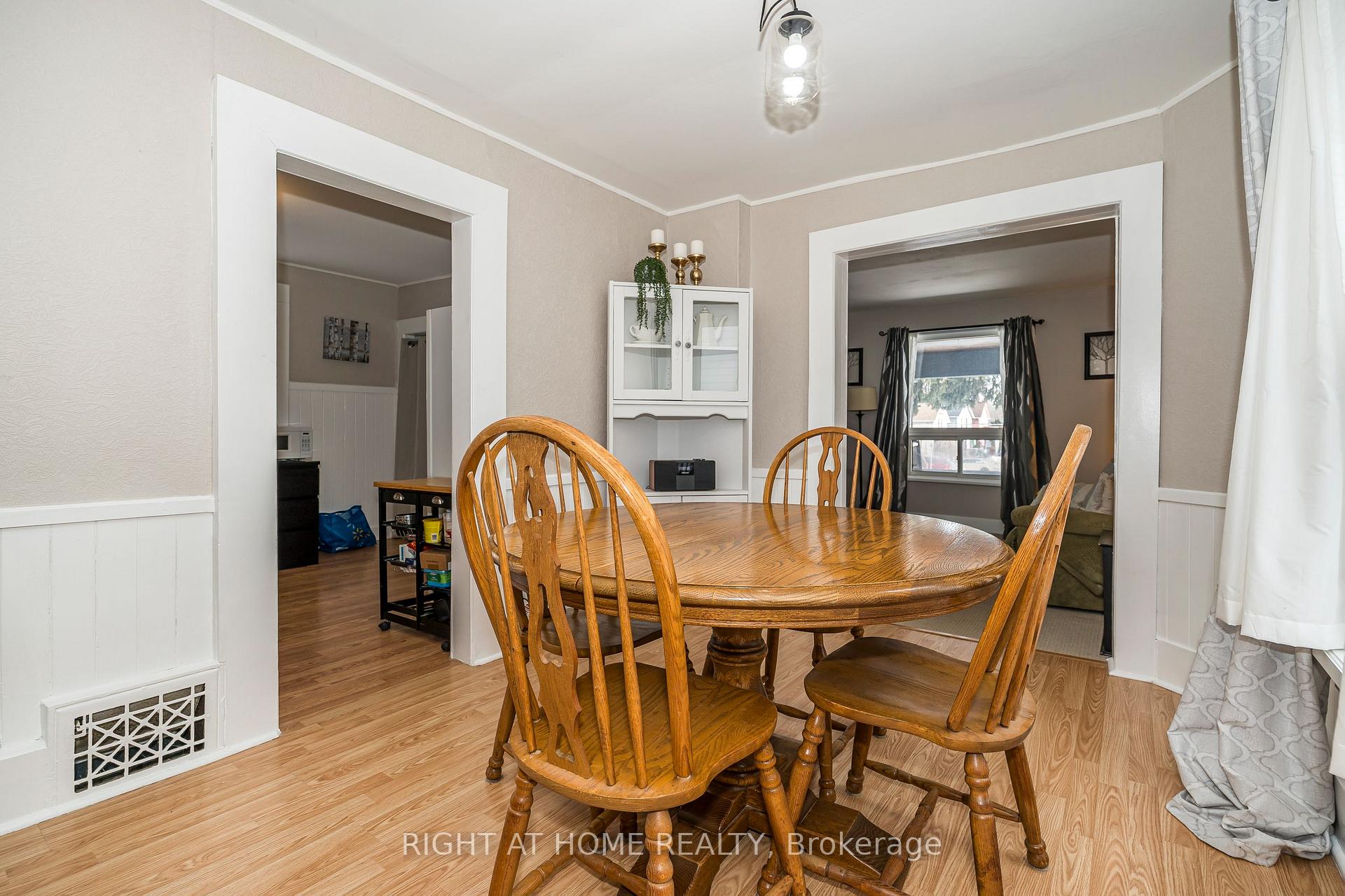 Photo 9 of 214 Nassau Street, Oshawa, Vanier — HOMEH