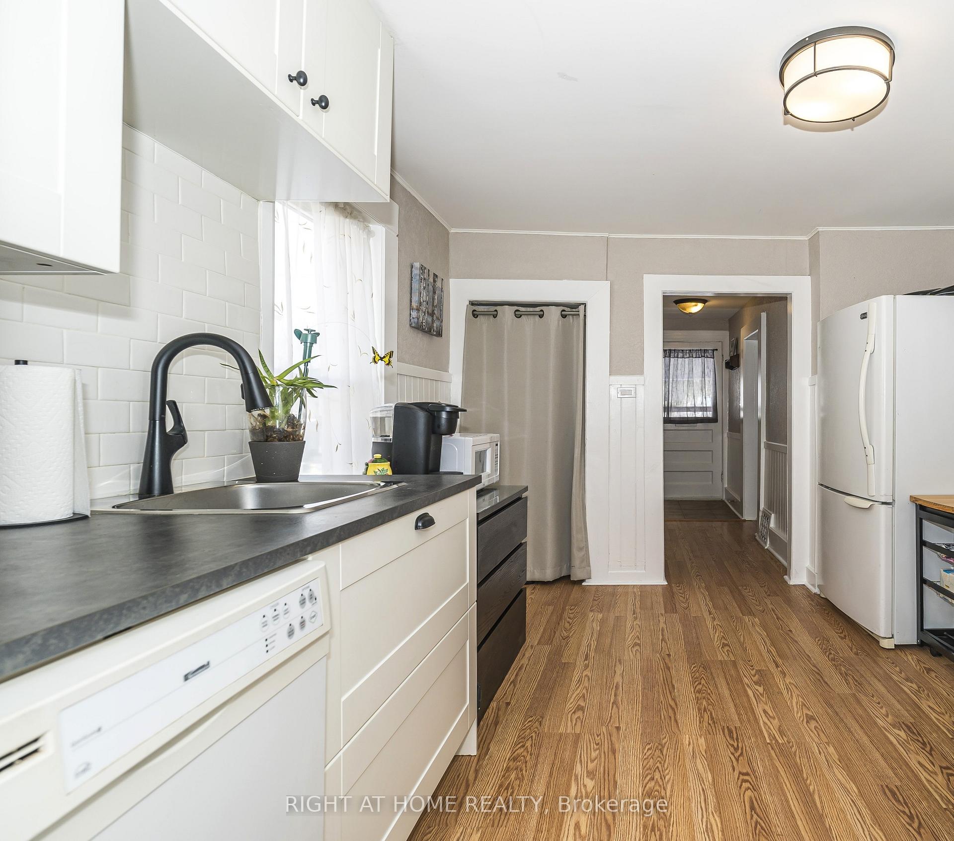 Photo 11 of 214 Nassau Street, Oshawa, Vanier — HOMEH