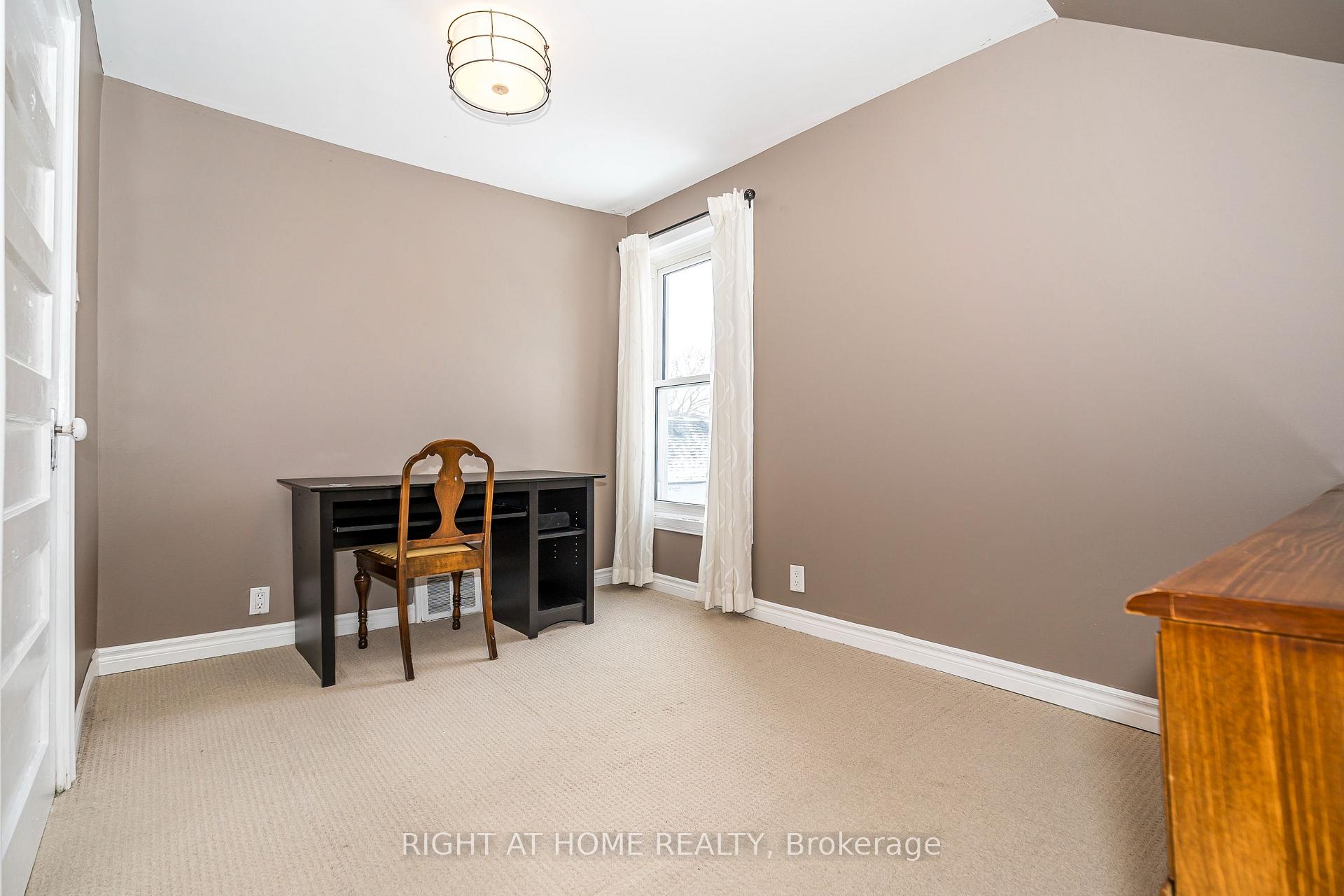 Photo 15 of 214 Nassau Street, Oshawa, Vanier — HOMEH
