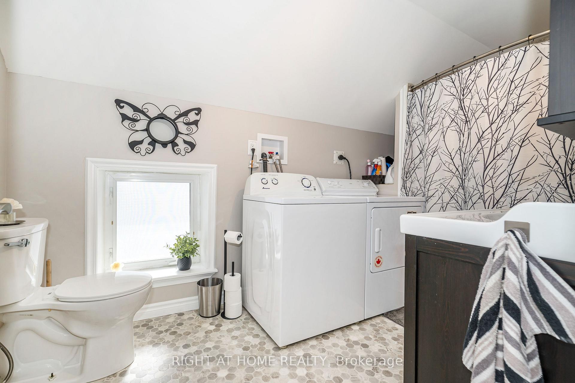 Photo 16 of 214 Nassau Street, Oshawa, Vanier — HOMEH
