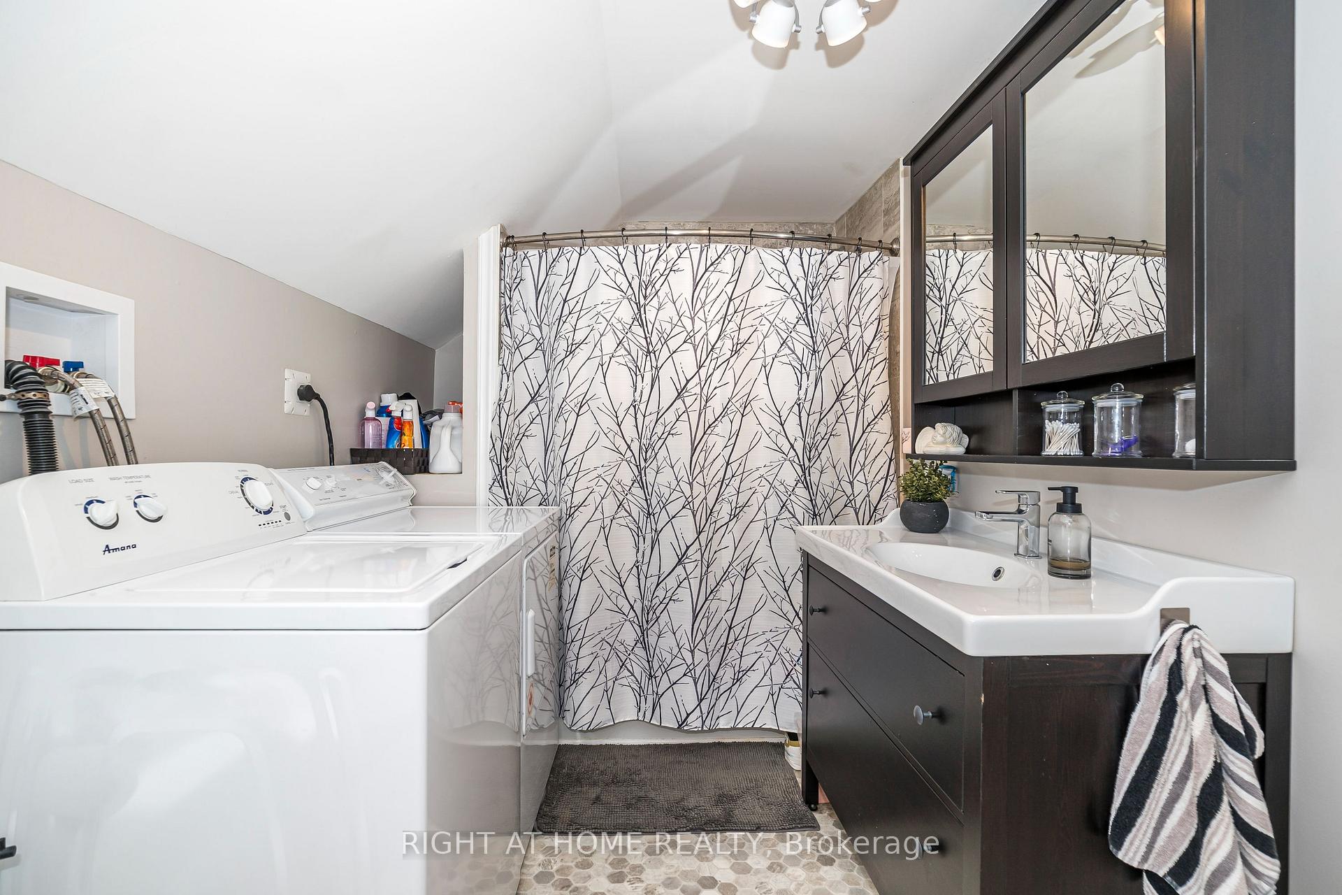 Photo 17 of 214 Nassau Street, Oshawa, Vanier — HOMEH