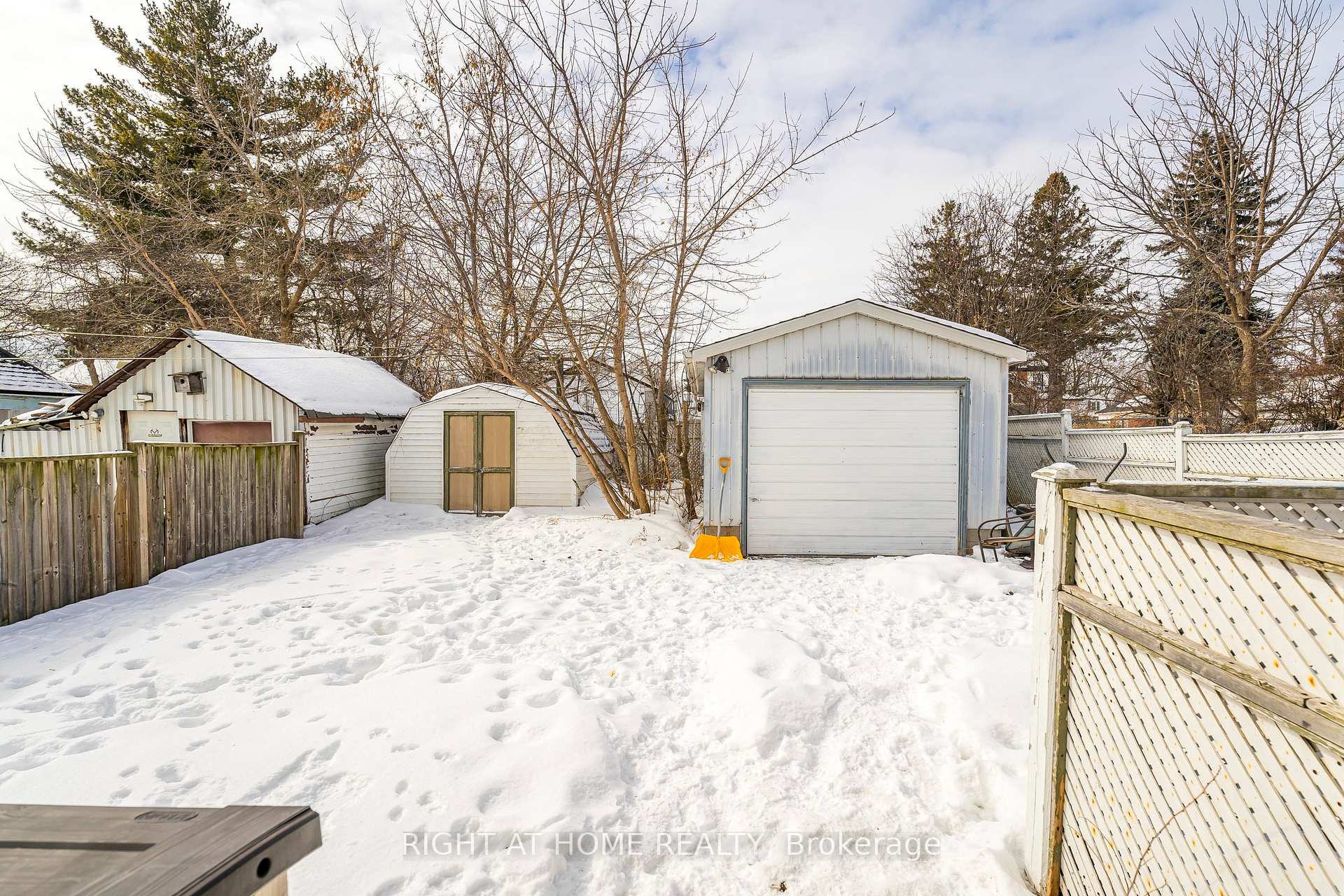 Photo 21 of 214 Nassau Street, Oshawa, Vanier — HOMEH