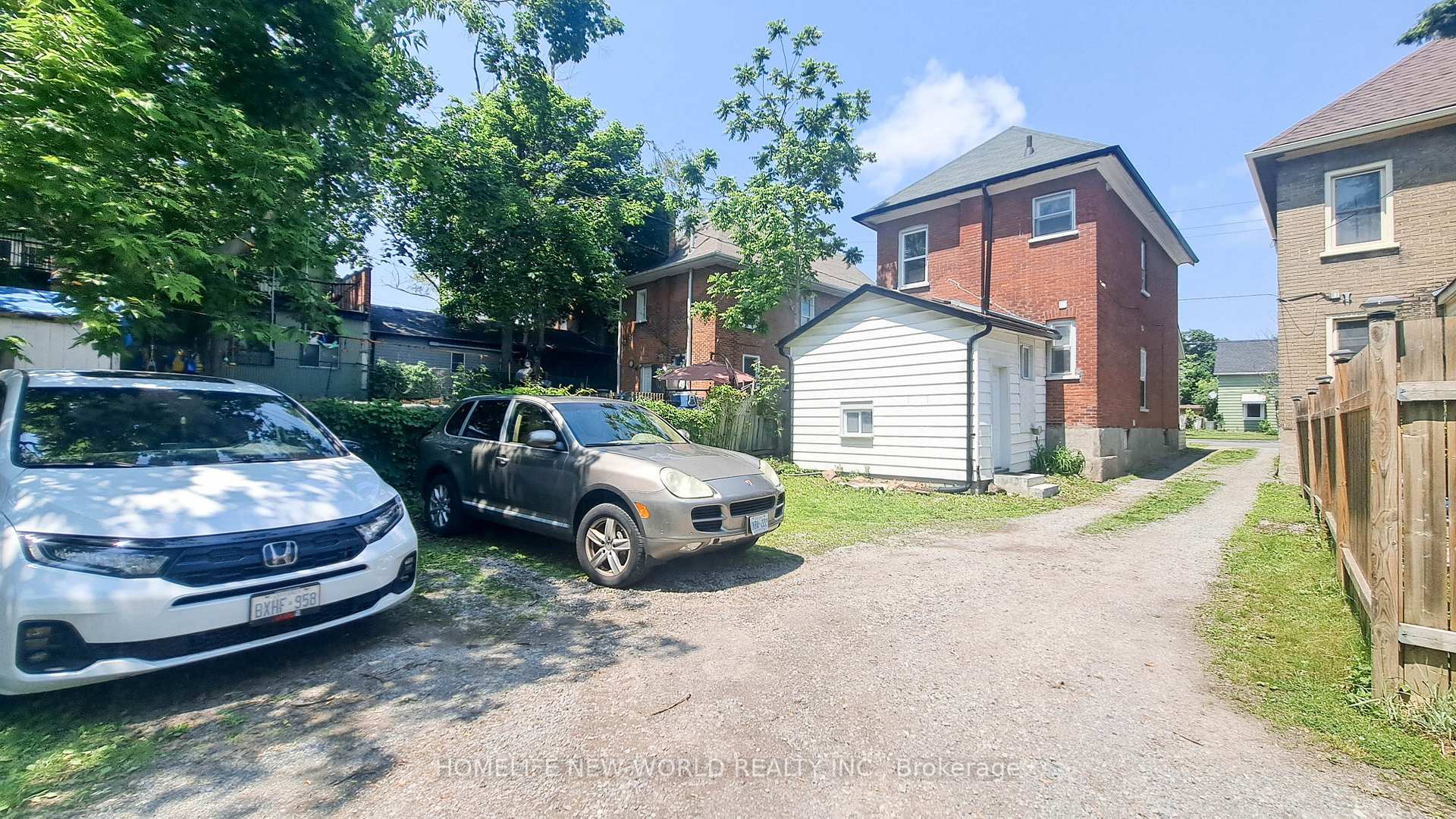 Photo 3 of 501 Sherbrooke Street, Peterborough, Town Ward 3 — HOMEH