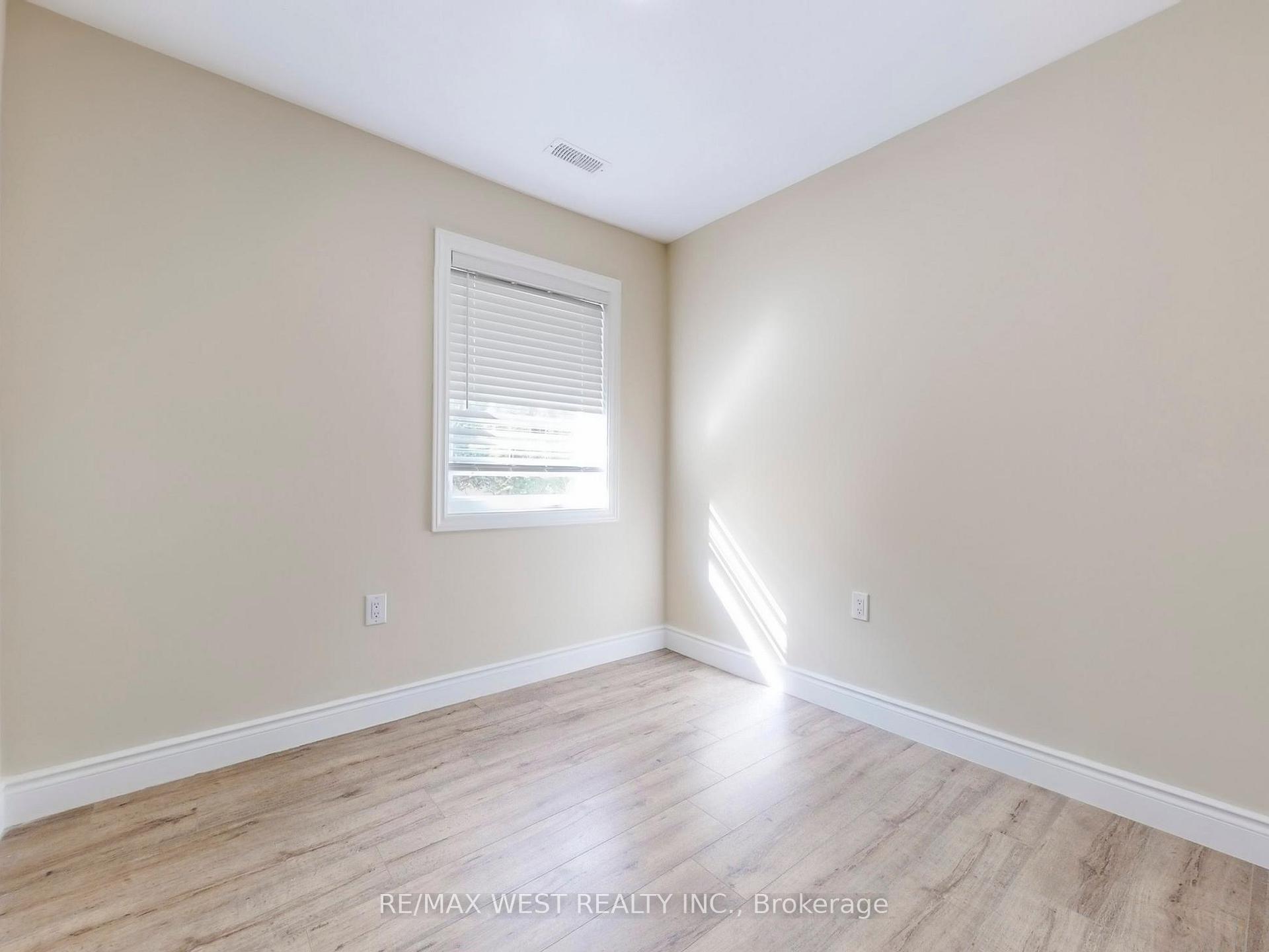 Photo 12 of 292 St Vincent Street, Barrie, Wellington — HOMEH