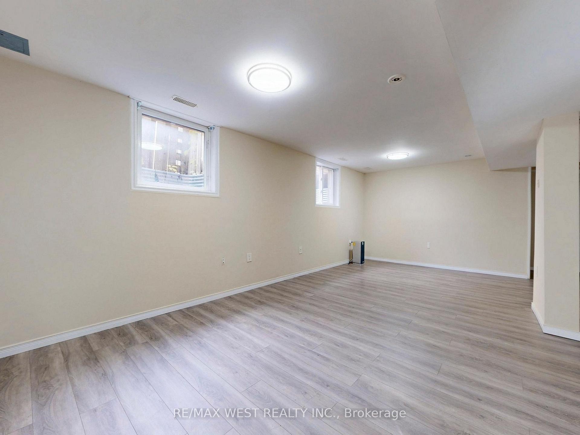 Photo 17 of 292 St Vincent Street, Barrie, Wellington — HOMEH
