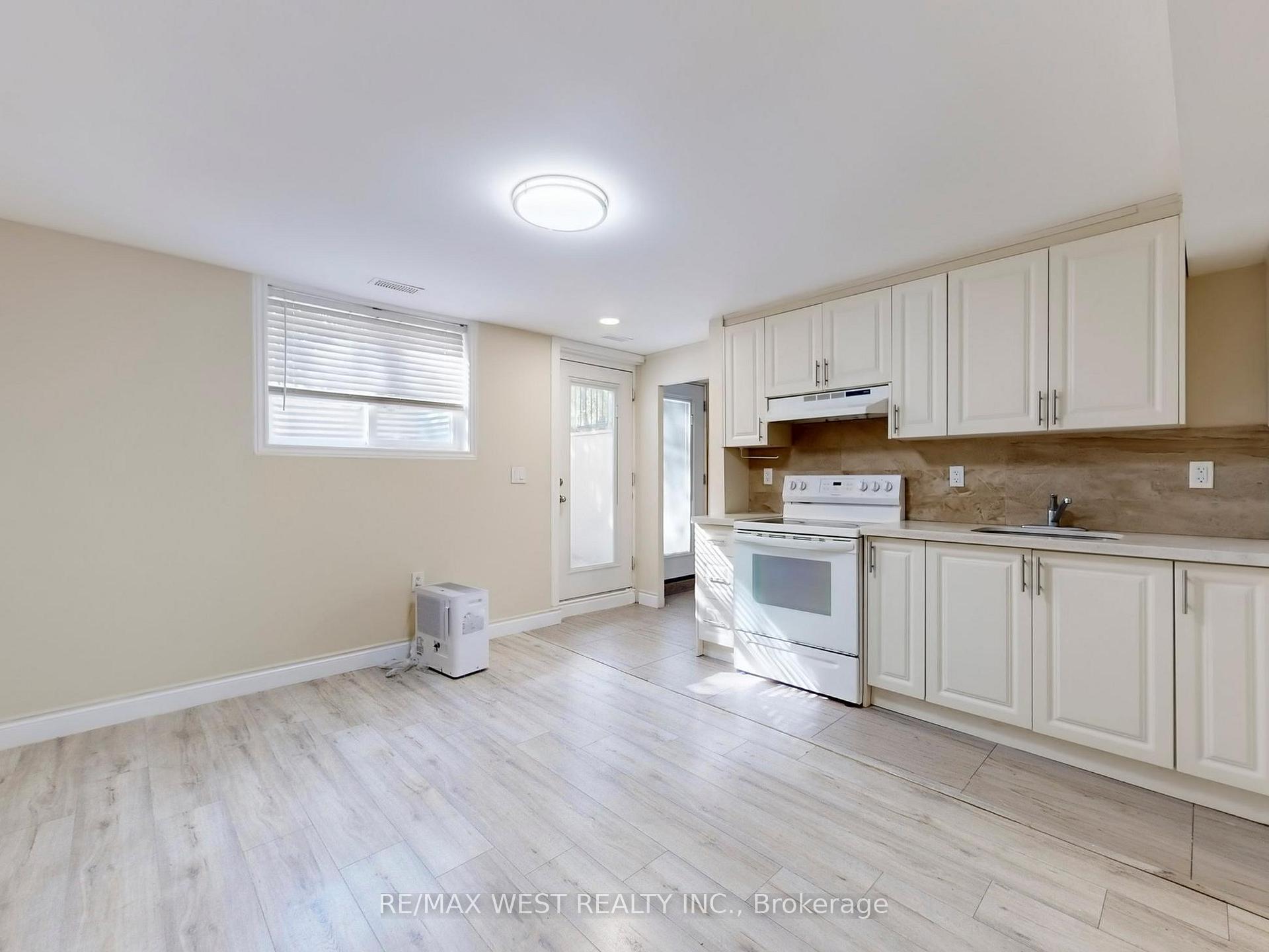 Photo 19 of 292 St Vincent Street, Barrie, Wellington — HOMEH