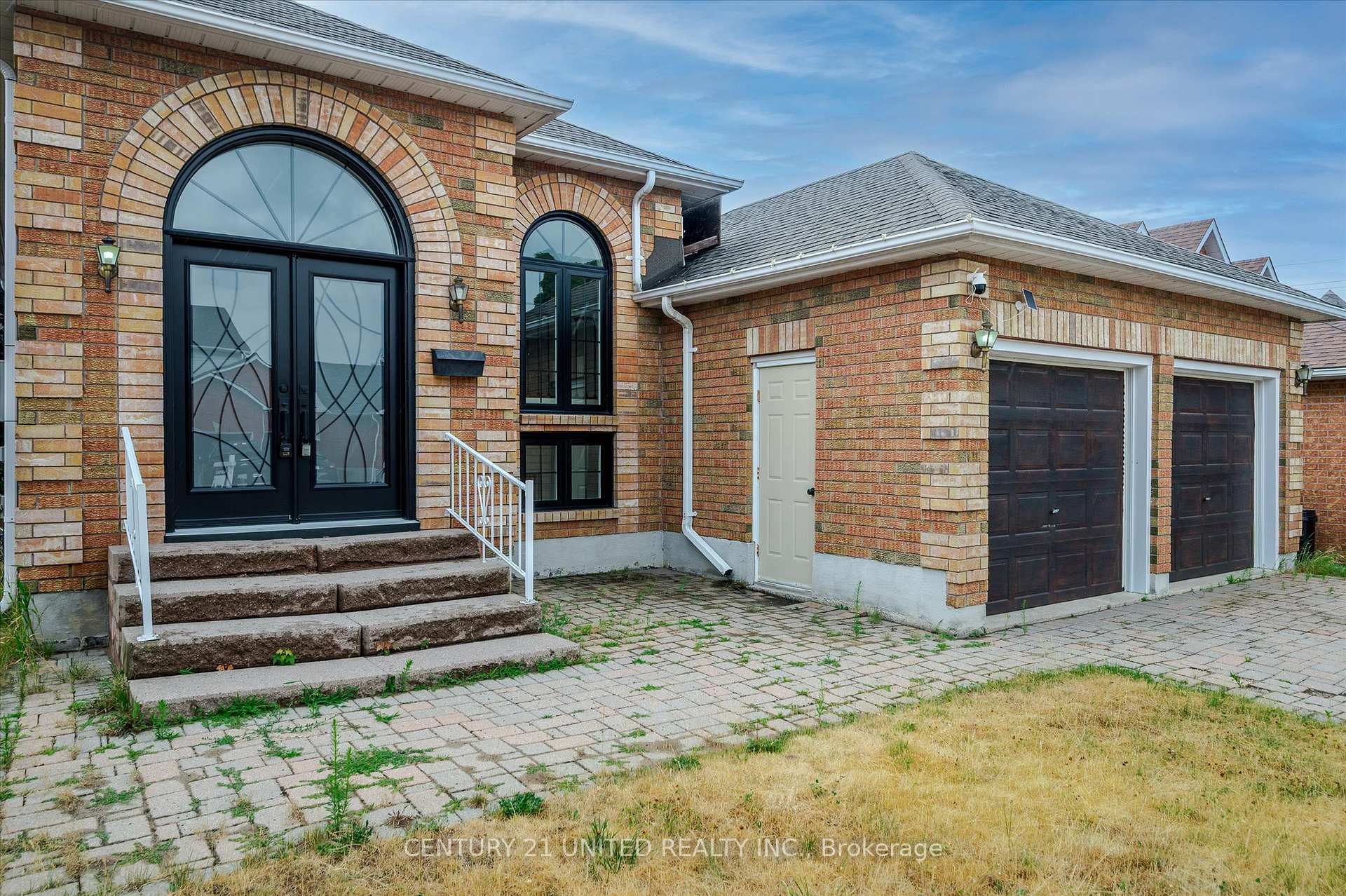 Photo 4 of 1414 Glenforest Crescent, Peterborough, Monaghan Ward 2 — HOMEH