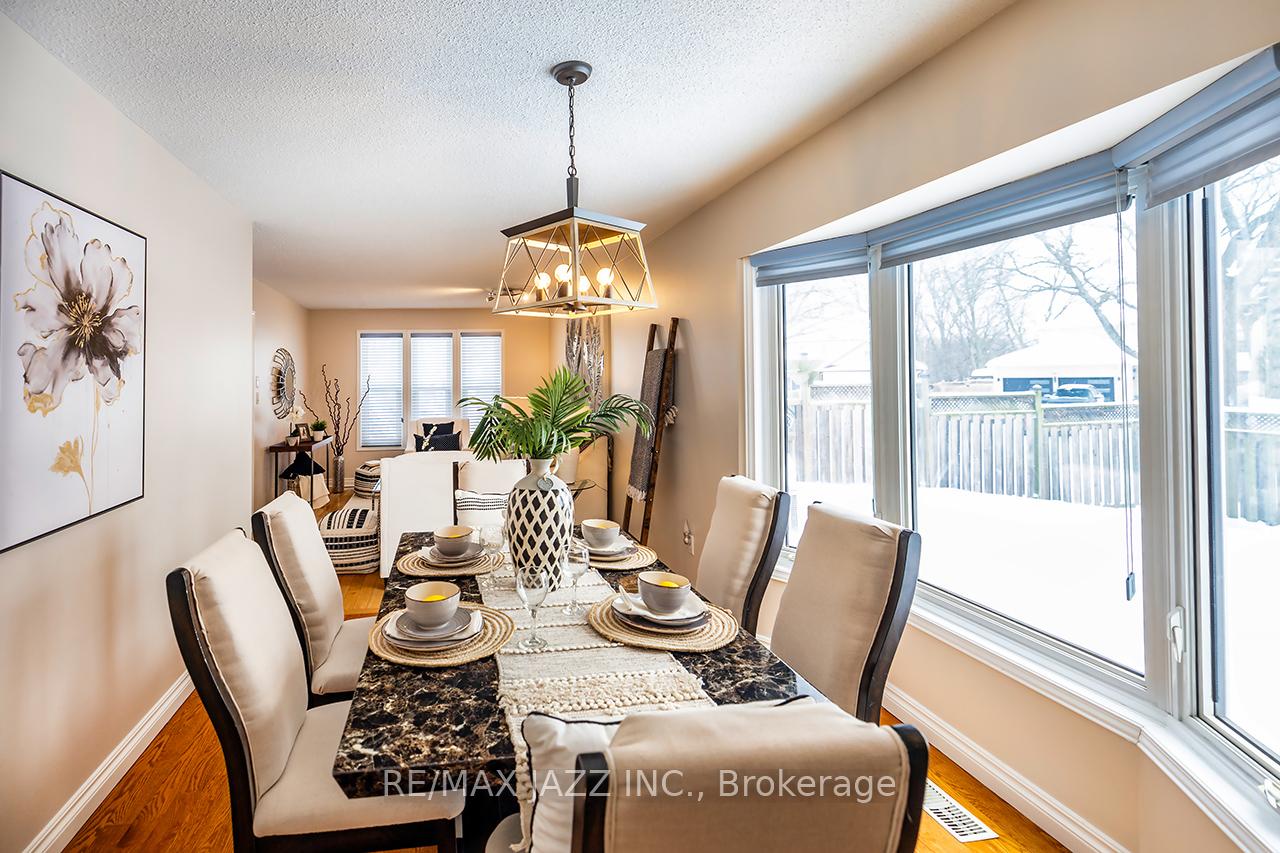 Photo 10 of 420 Prestwick Court, Oshawa, McLaughlin — HOMEH
