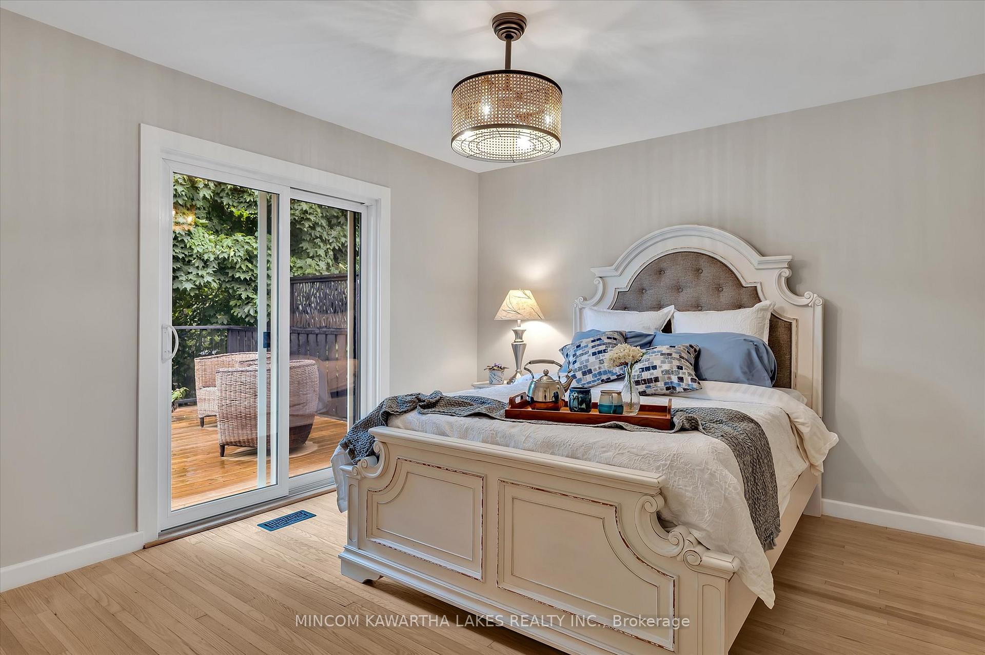 Photo 14 of 484 Raymond Street, Peterborough, Northcrest Ward 5 — HOMEH