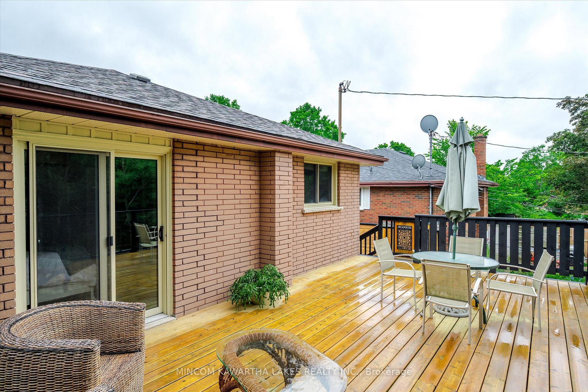 Photo 19 of 484 Raymond Street, Peterborough, Northcrest Ward 5 — HOMEH