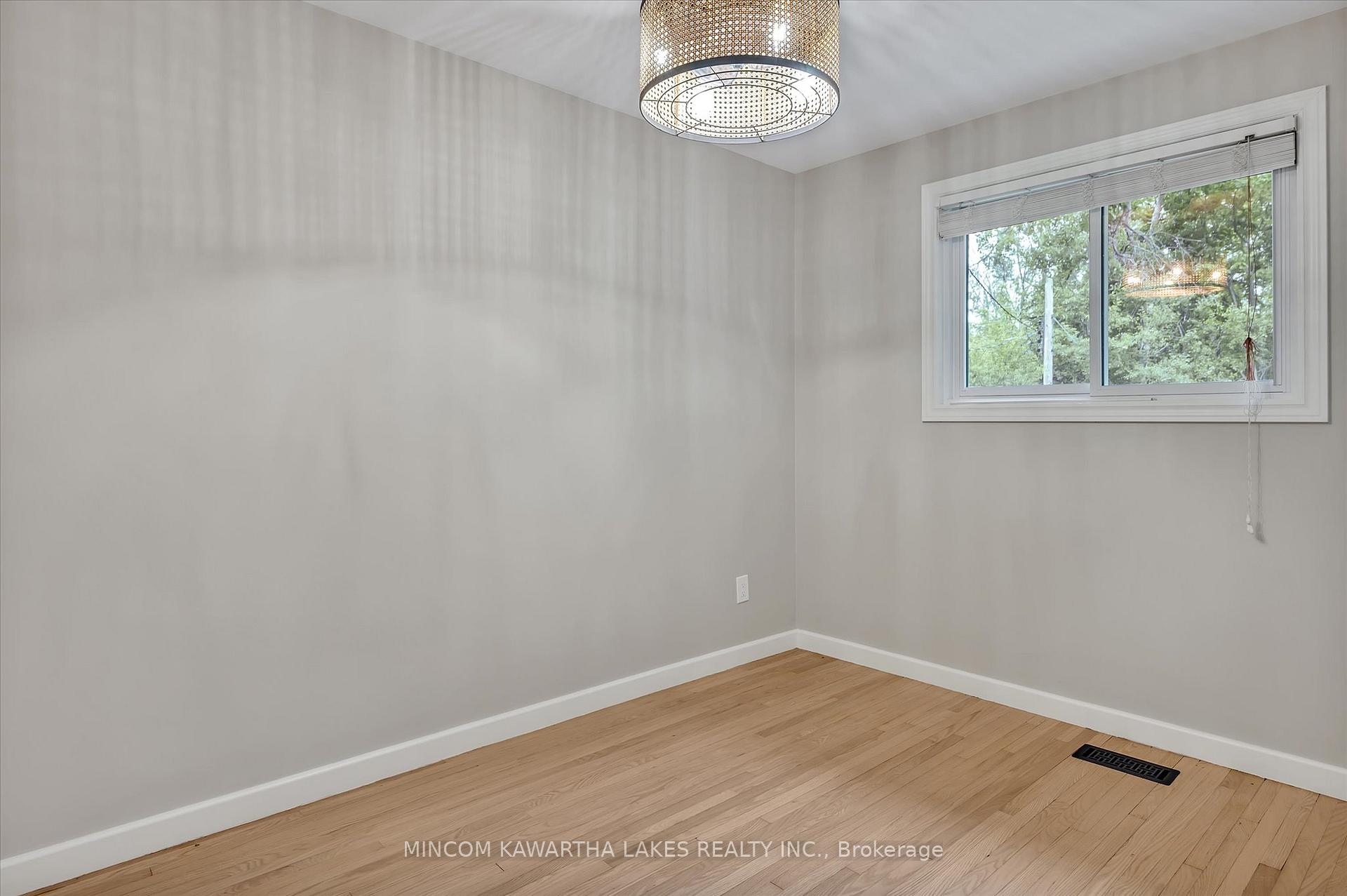 Photo 23 of 484 Raymond Street, Peterborough, Northcrest Ward 5 — HOMEH