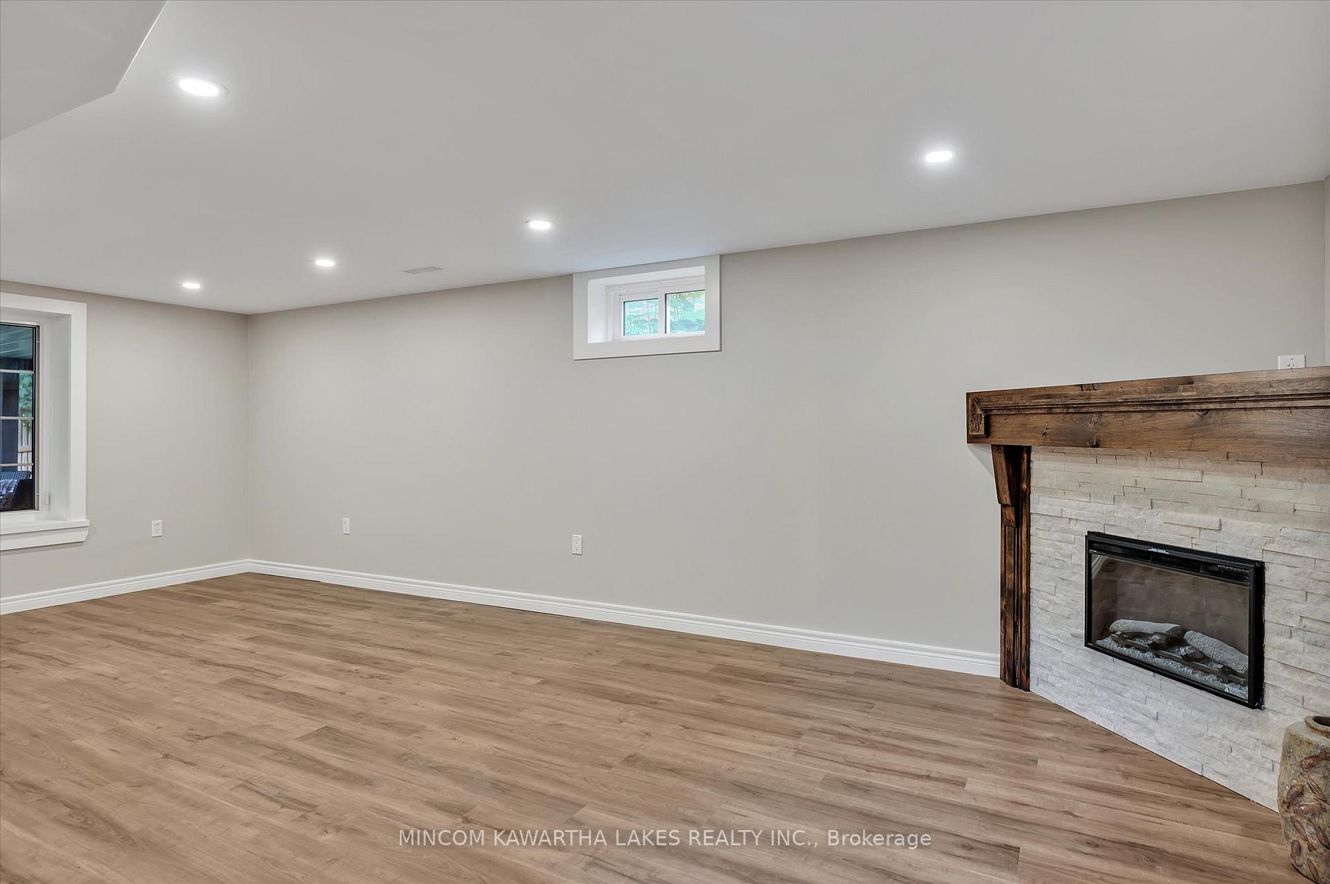 Photo 27 of 484 Raymond Street, Peterborough, Northcrest Ward 5 — HOMEH