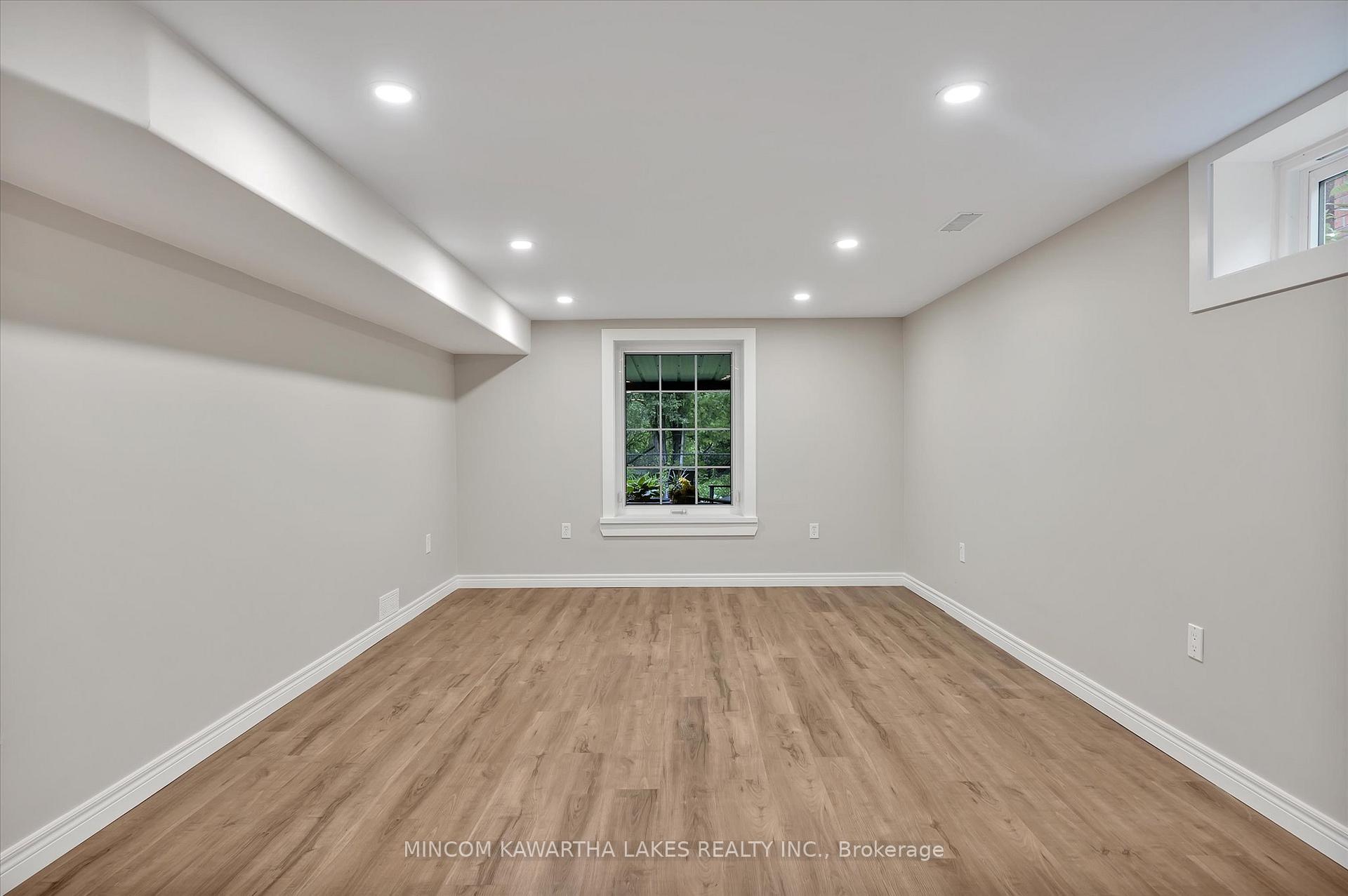 Photo 28 of 484 Raymond Street, Peterborough, Northcrest Ward 5 — HOMEH