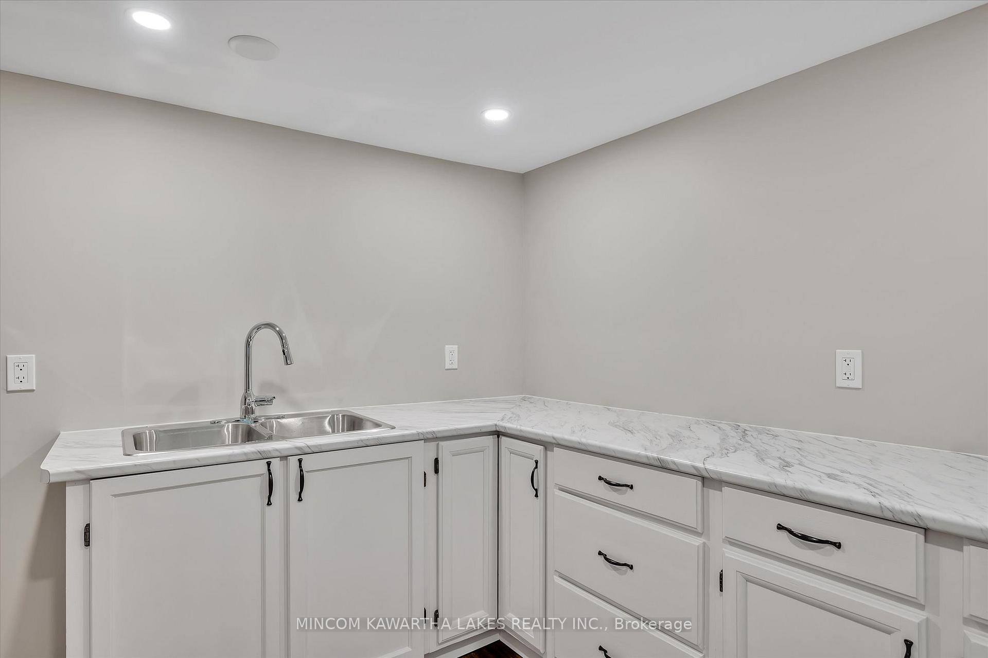 Photo 31 of 484 Raymond Street, Peterborough, Northcrest Ward 5 — HOMEH