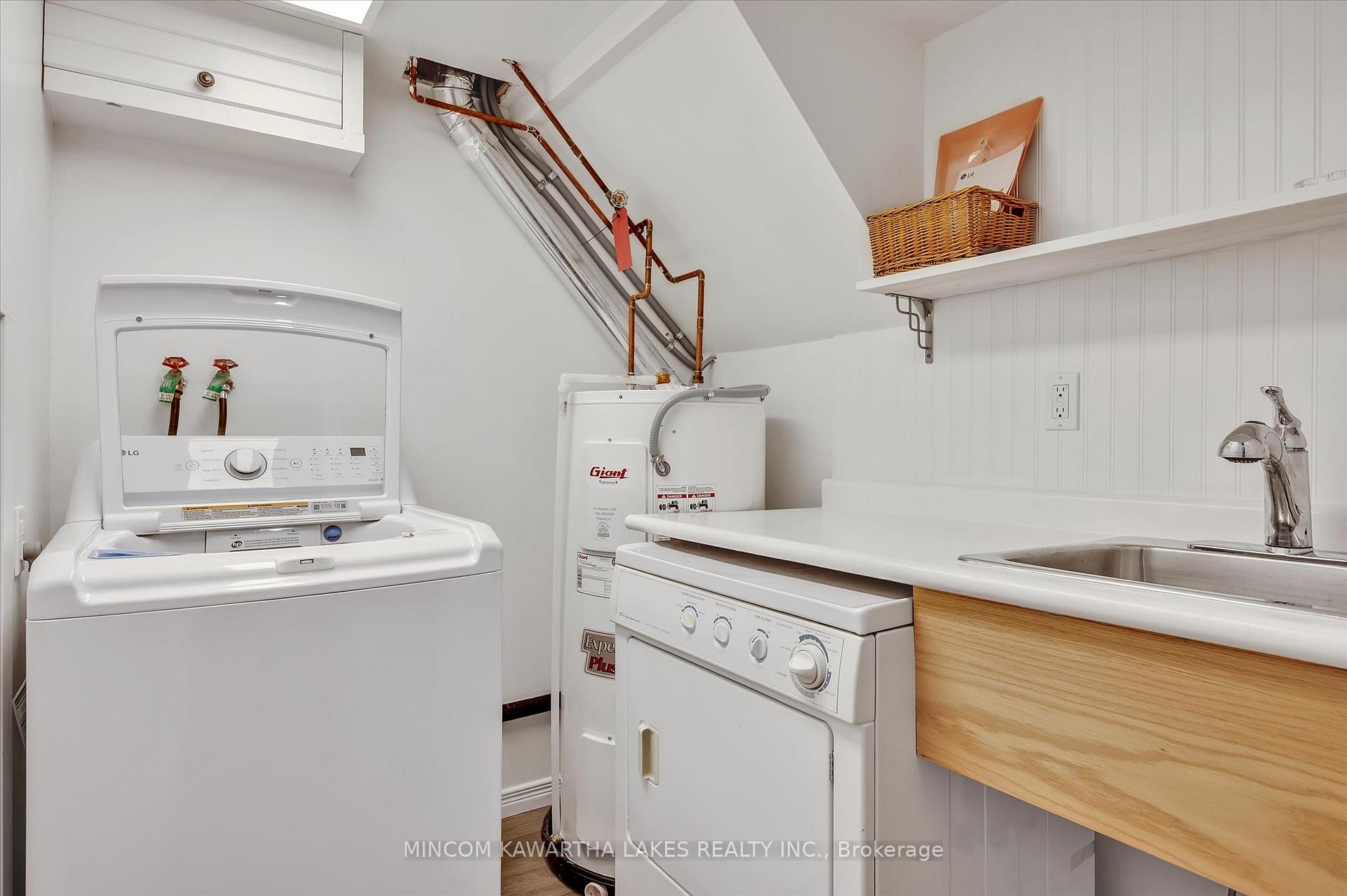 Photo 39 of 484 Raymond Street, Peterborough, Northcrest Ward 5 — HOMEH