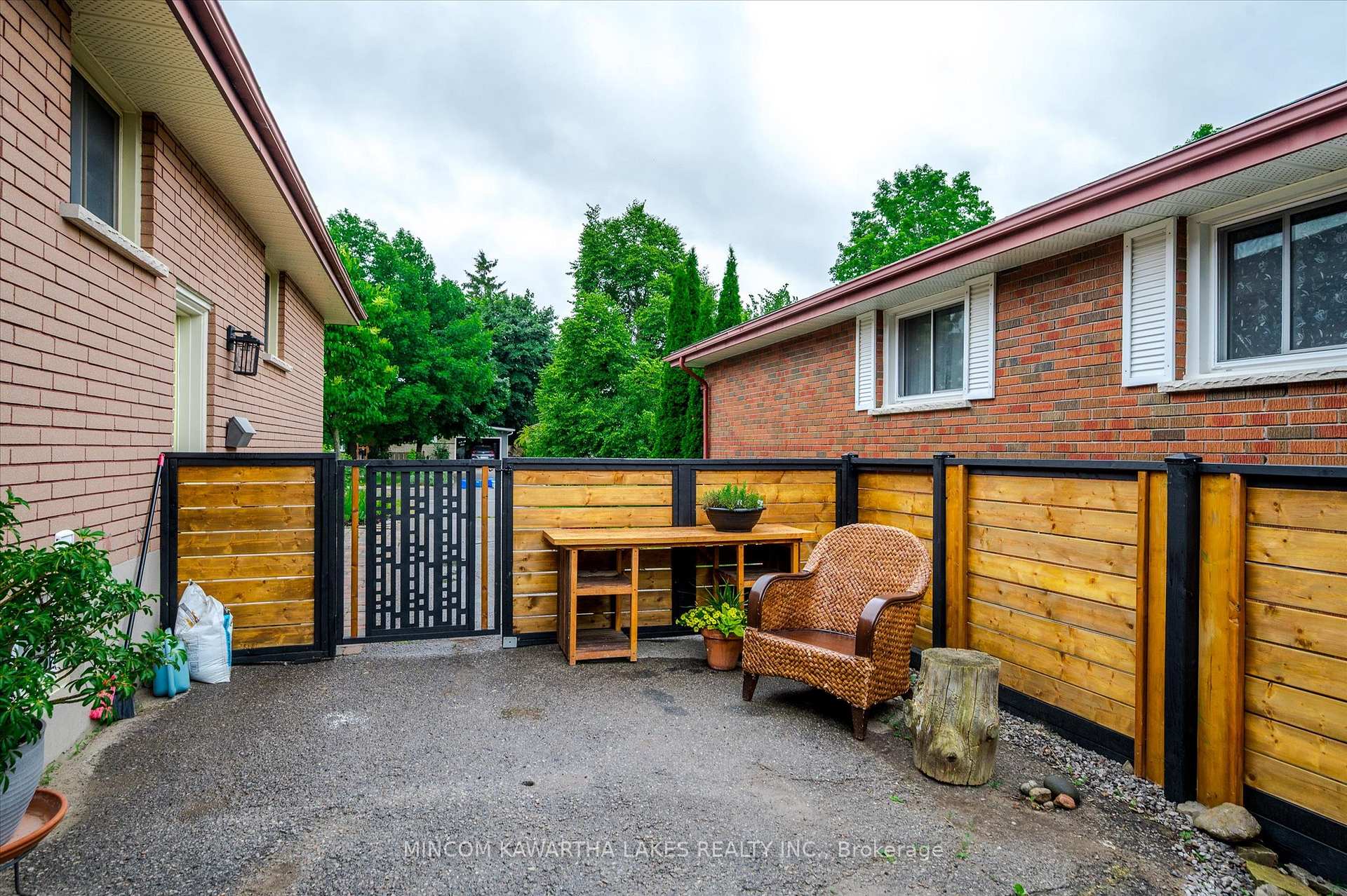 Photo 41 of 484 Raymond Street, Peterborough, Northcrest Ward 5 — HOMEH