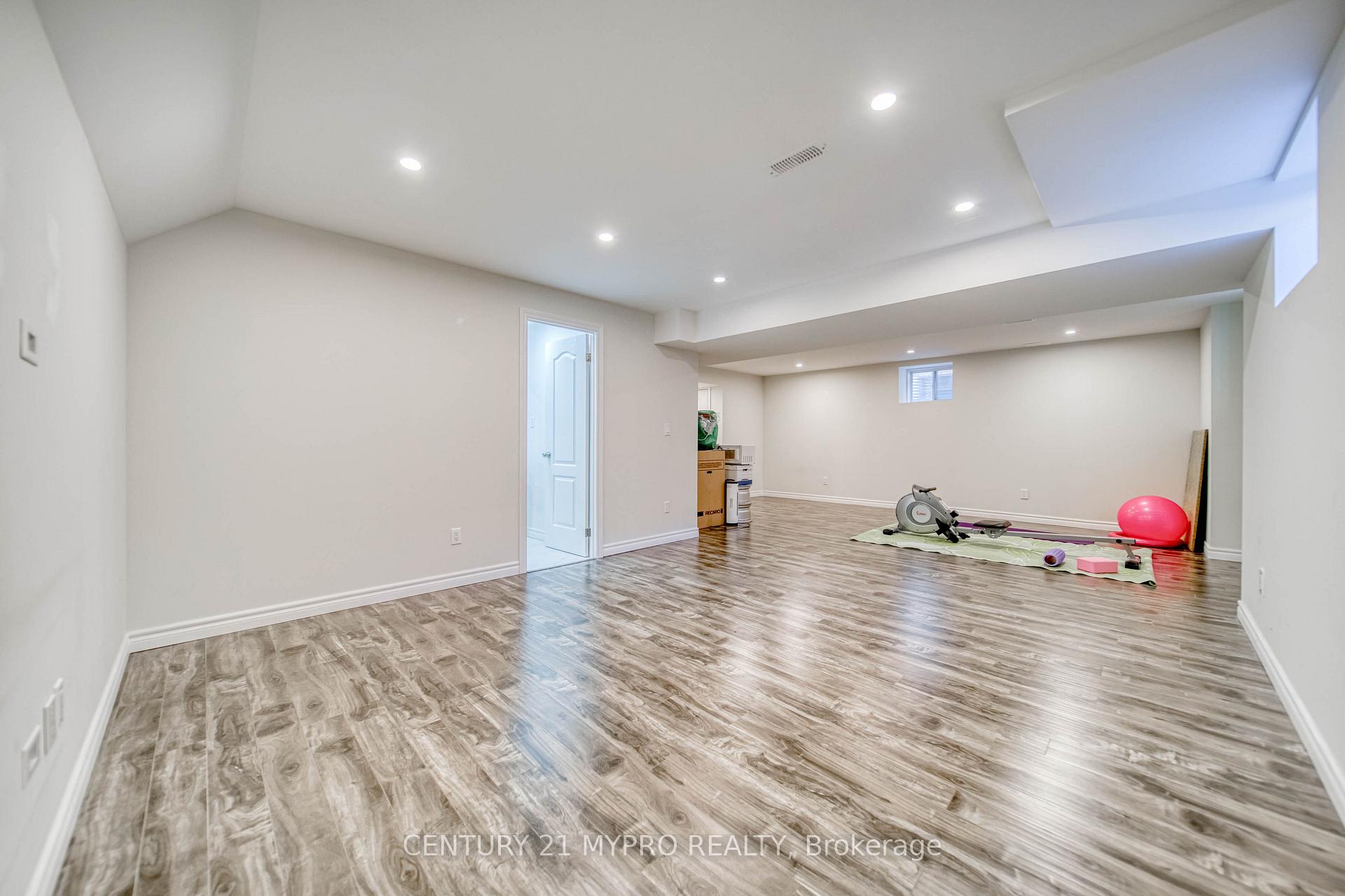 Photo 34 of 18 Westfield Drive, Whitby, Lynde Creek — HOMEH