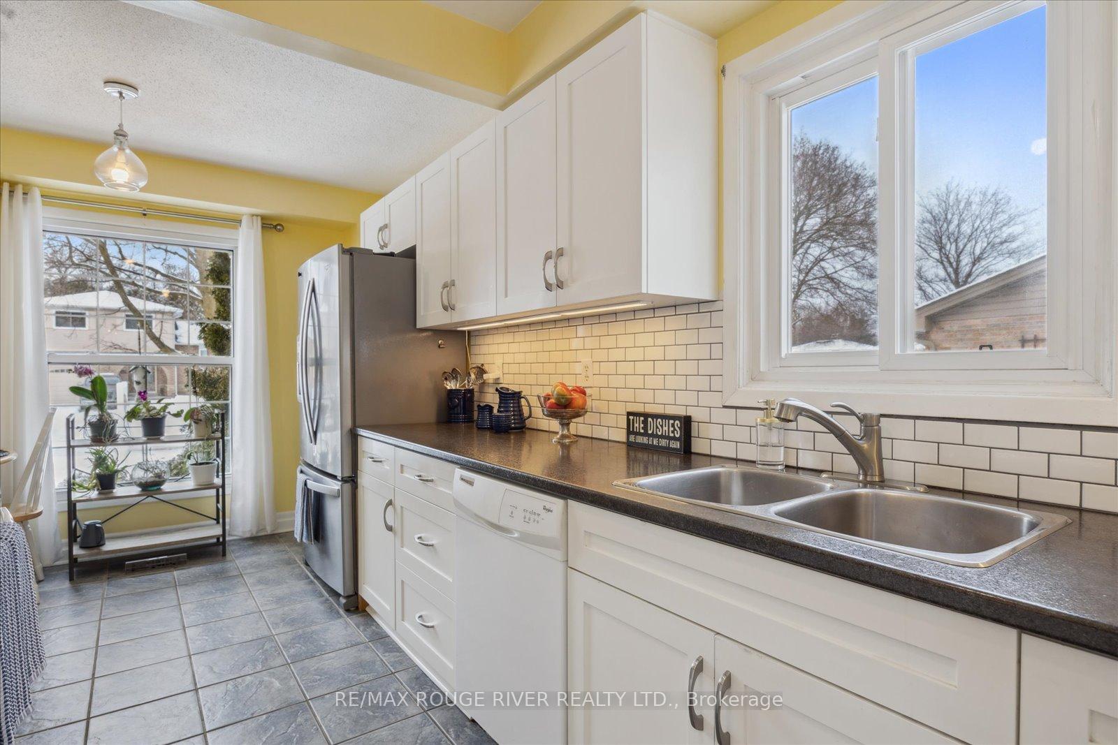 Photo 6 of 701 Greenbriar Drive, Oshawa, Eastdale — HOMEH