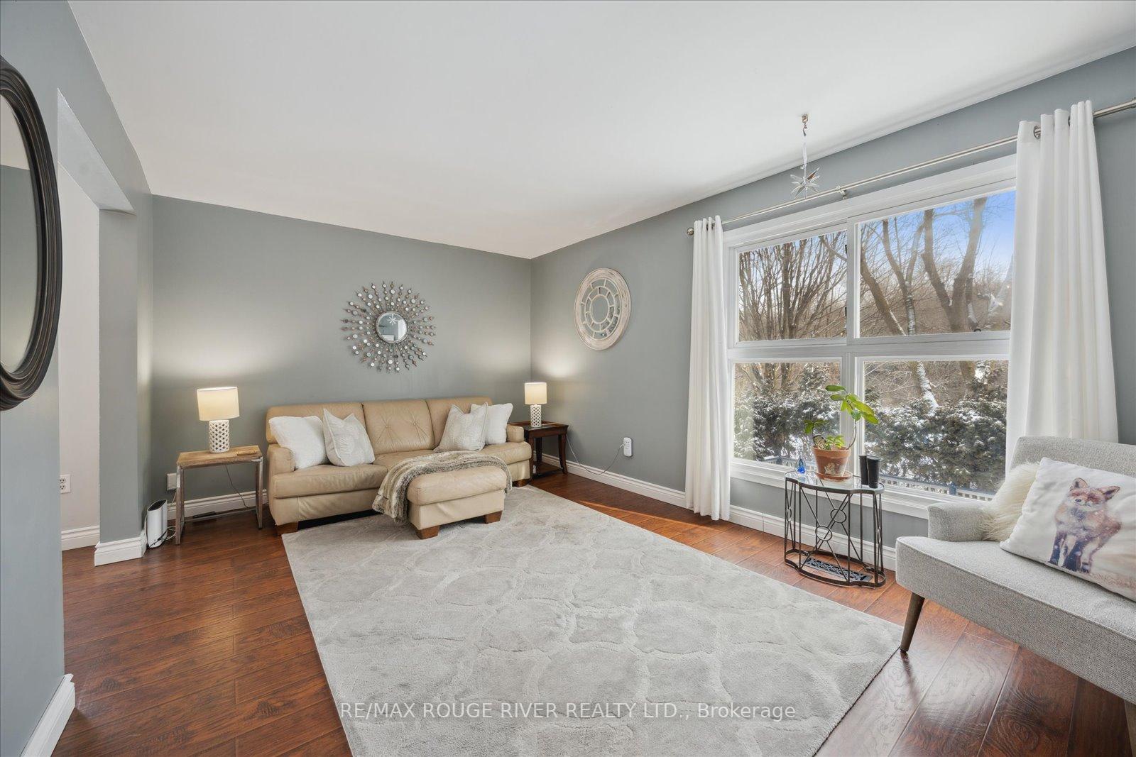 Photo 8 of 701 Greenbriar Drive, Oshawa, Eastdale — HOMEH