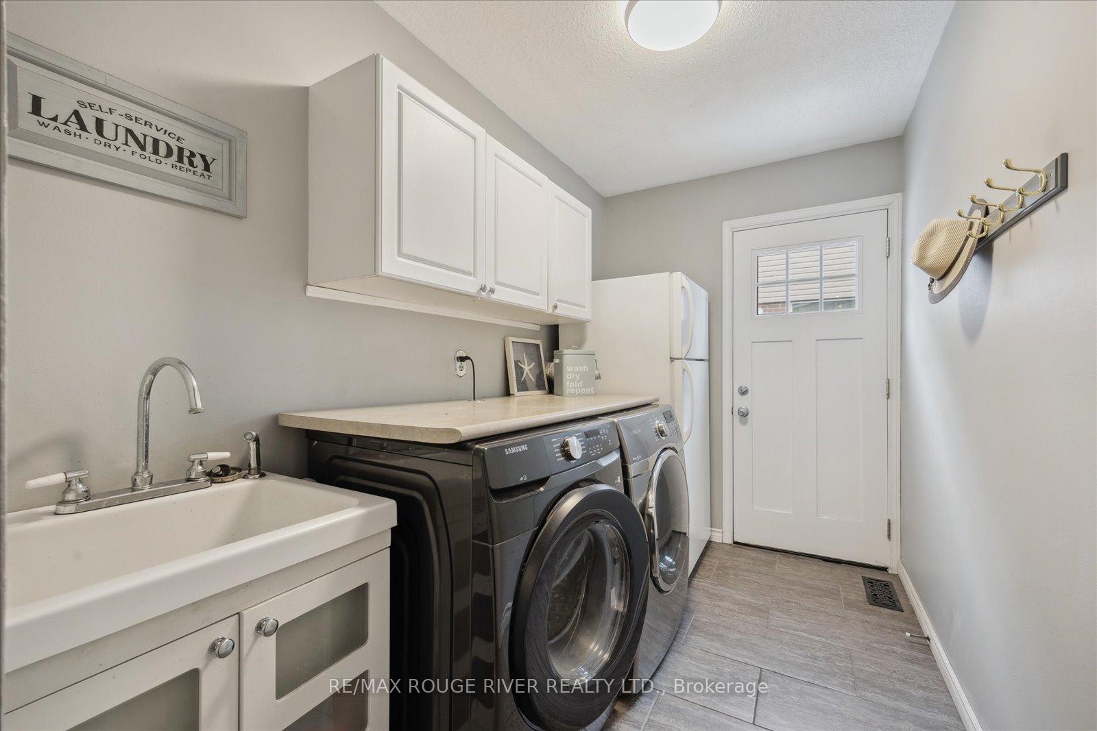 Photo 12 of 701 Greenbriar Drive, Oshawa, Eastdale — HOMEH