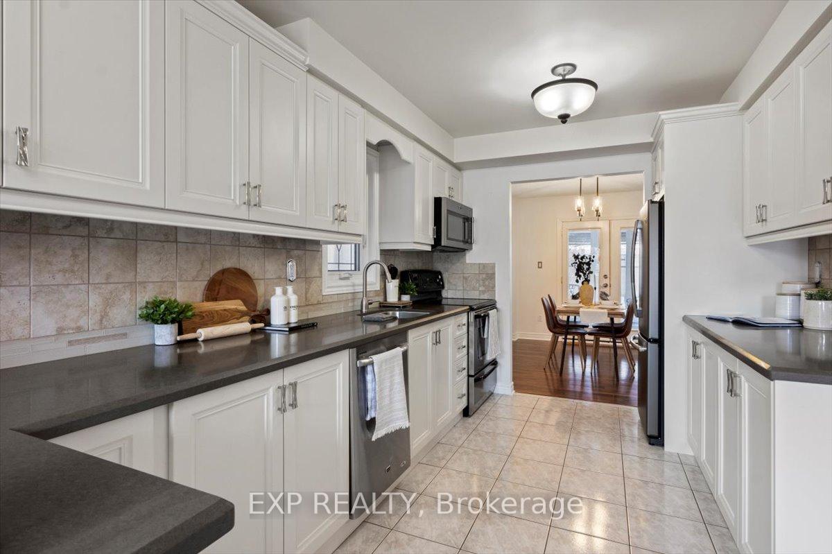 Photo 6 of 4 Burdge Court, Whitby, Blue Grass Meadows — HOMEH