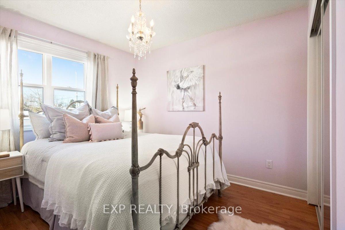 Photo 19 of 4 Burdge Court, Whitby, Blue Grass Meadows — HOMEH