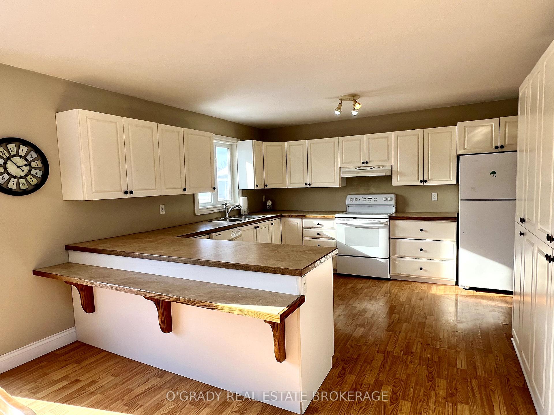 Photo 11 of 1868 Merwin Lane, Augusta, Augusta Twp — HOMEH