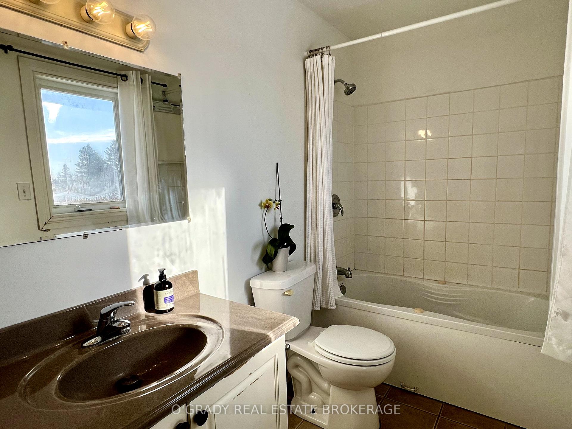 Photo 17 of 1868 Merwin Lane, Augusta, Augusta Twp — HOMEH