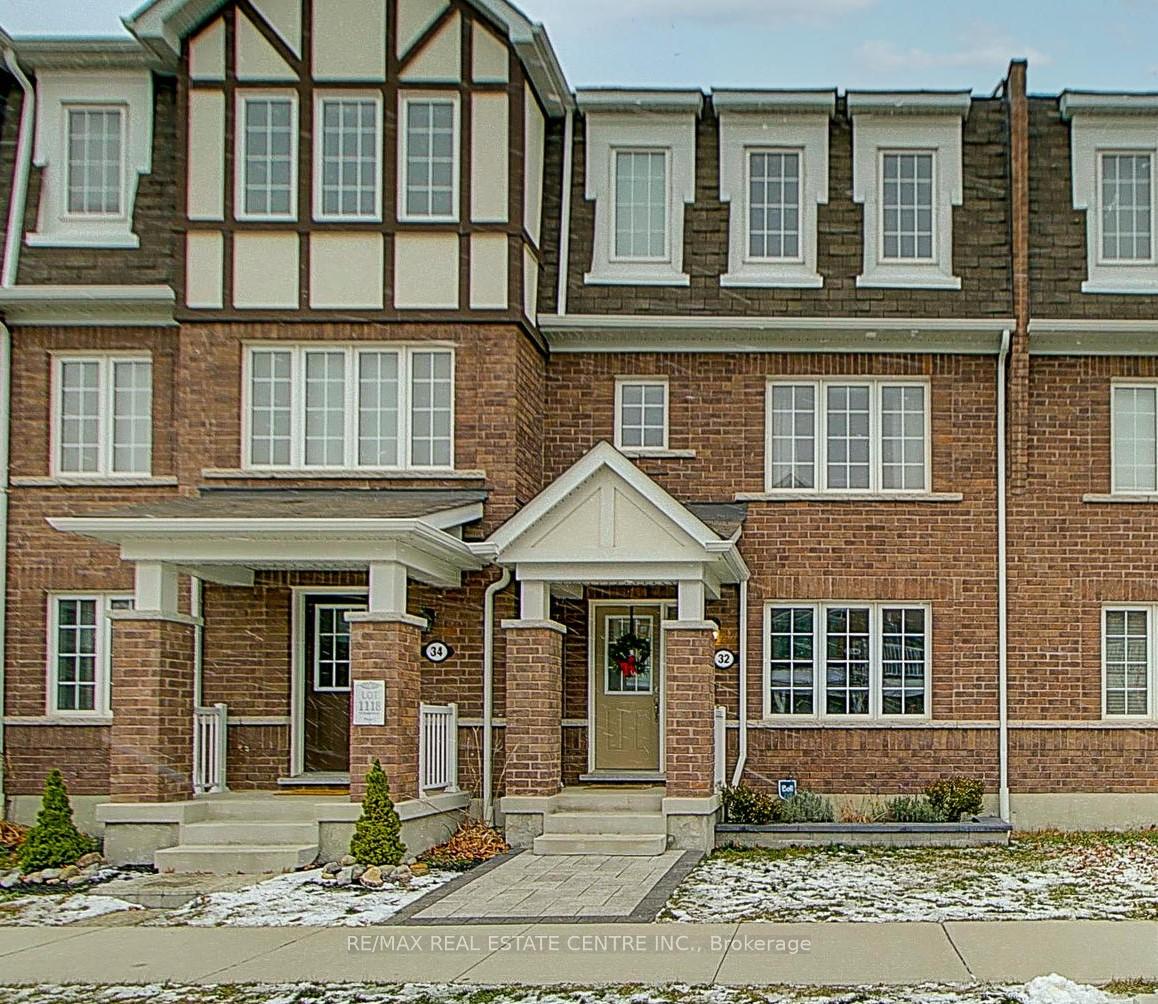 Front of 32 Bluegill Crescent