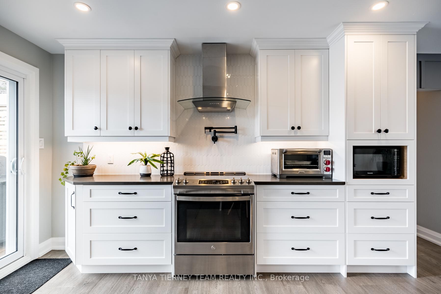 Photo 9 of 54 Mitchell Avenue, Whitby, Brooklin — HOMEH