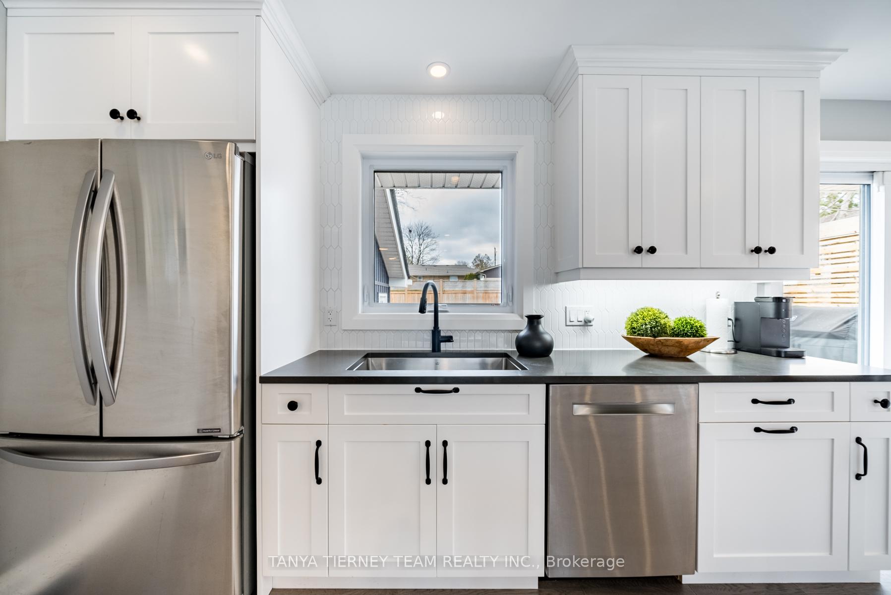 Photo 10 of 54 Mitchell Avenue, Whitby, Brooklin — HOMEH