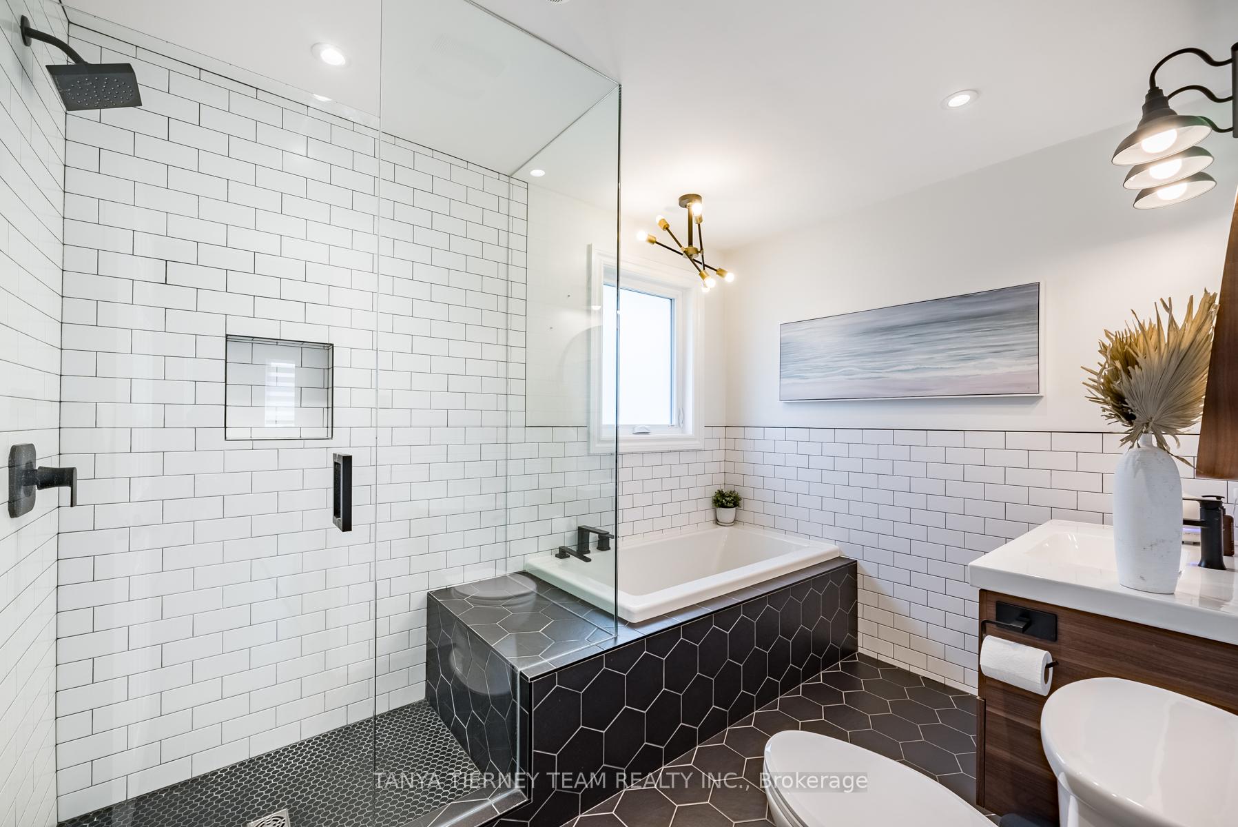 Photo 21 of 54 Mitchell Avenue, Whitby, Brooklin — HOMEH