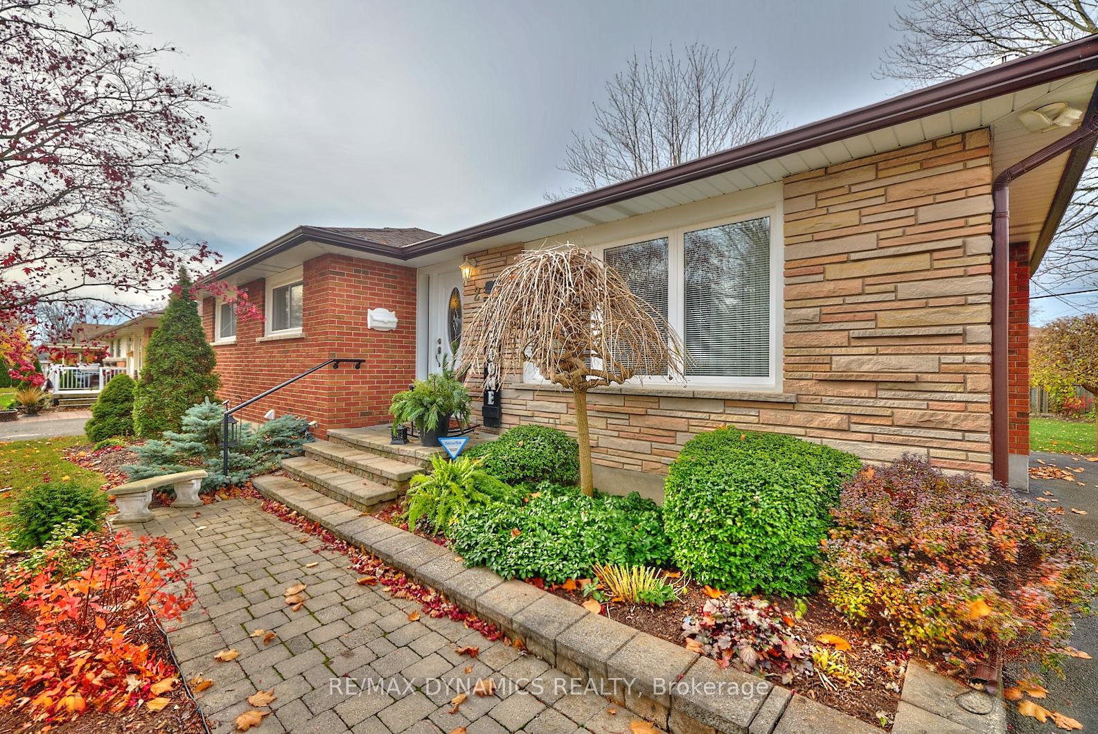 Photo 3 of 23 Westmount Crescent, Welland, Prince Charles — HOMEH