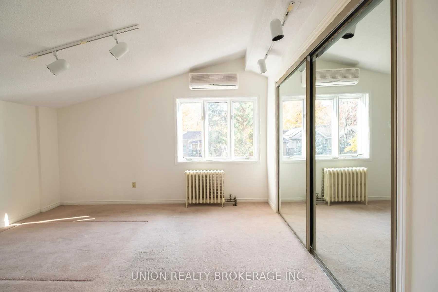 Photo 9 of Unit 3rd, 110 Hubbard Boulevard, Toronto, The Beaches — HOMEH
