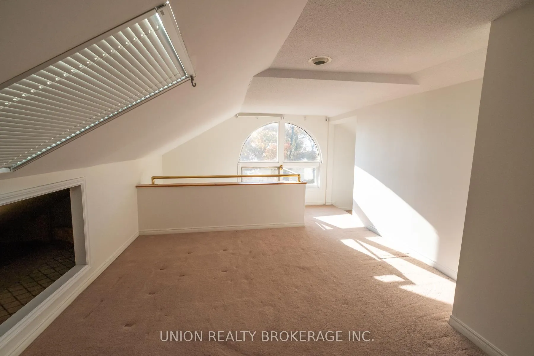 Photo 10 of Unit 3rd, 110 Hubbard Boulevard, Toronto, The Beaches — HOMEH