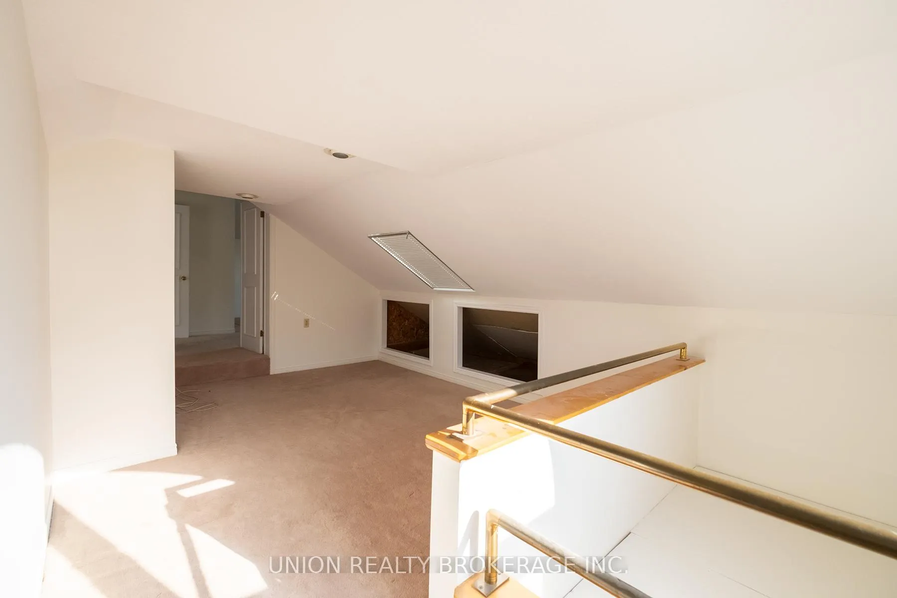 Photo 12 of Unit 3rd, 110 Hubbard Boulevard, Toronto, The Beaches — HOMEH