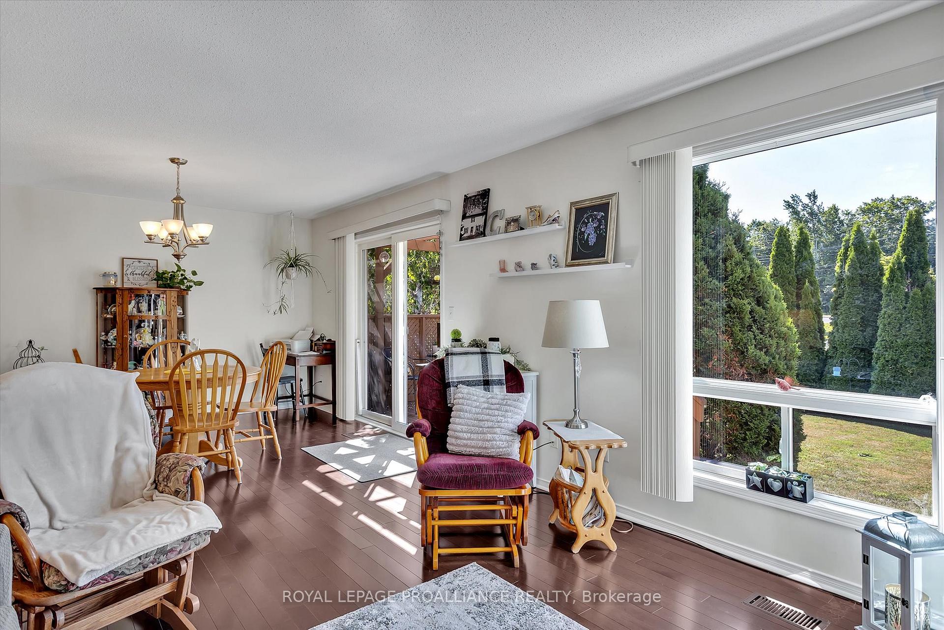 Photo 6 of 1269 Eagle Crescent, Peterborough, Monaghan Ward 2 — HOMEH