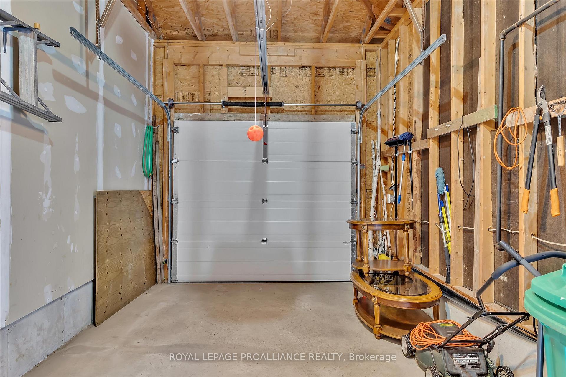 Photo 32 of 1269 Eagle Crescent, Peterborough, Monaghan Ward 2 — HOMEH