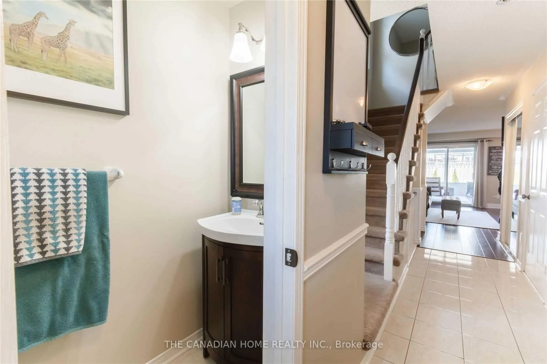 Photo 3 of 8 Thornlodge Drive, Hamilton, Waterdown — HOMEH