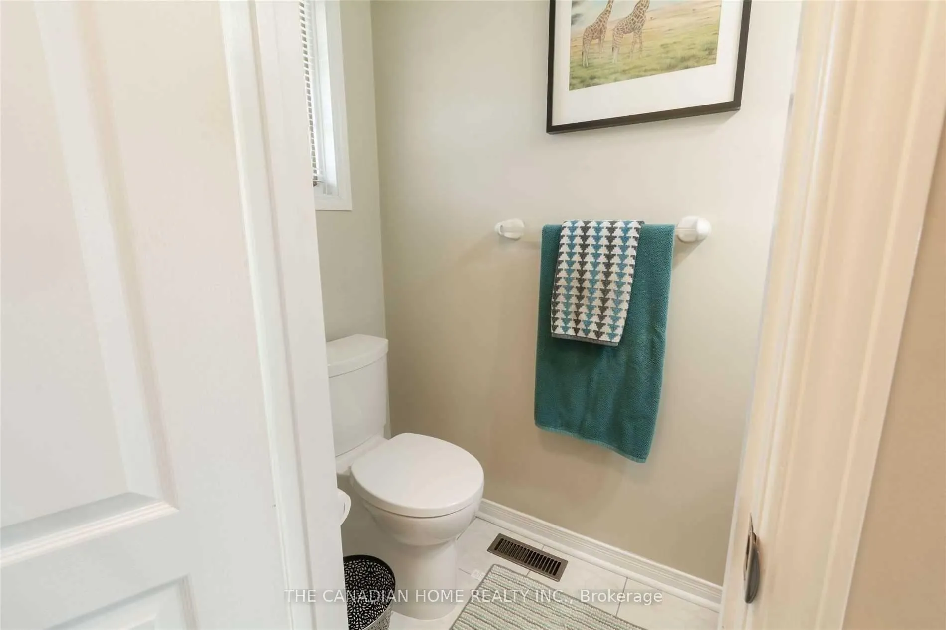 Photo 5 of 8 Thornlodge Drive, Hamilton, Waterdown — HOMEH