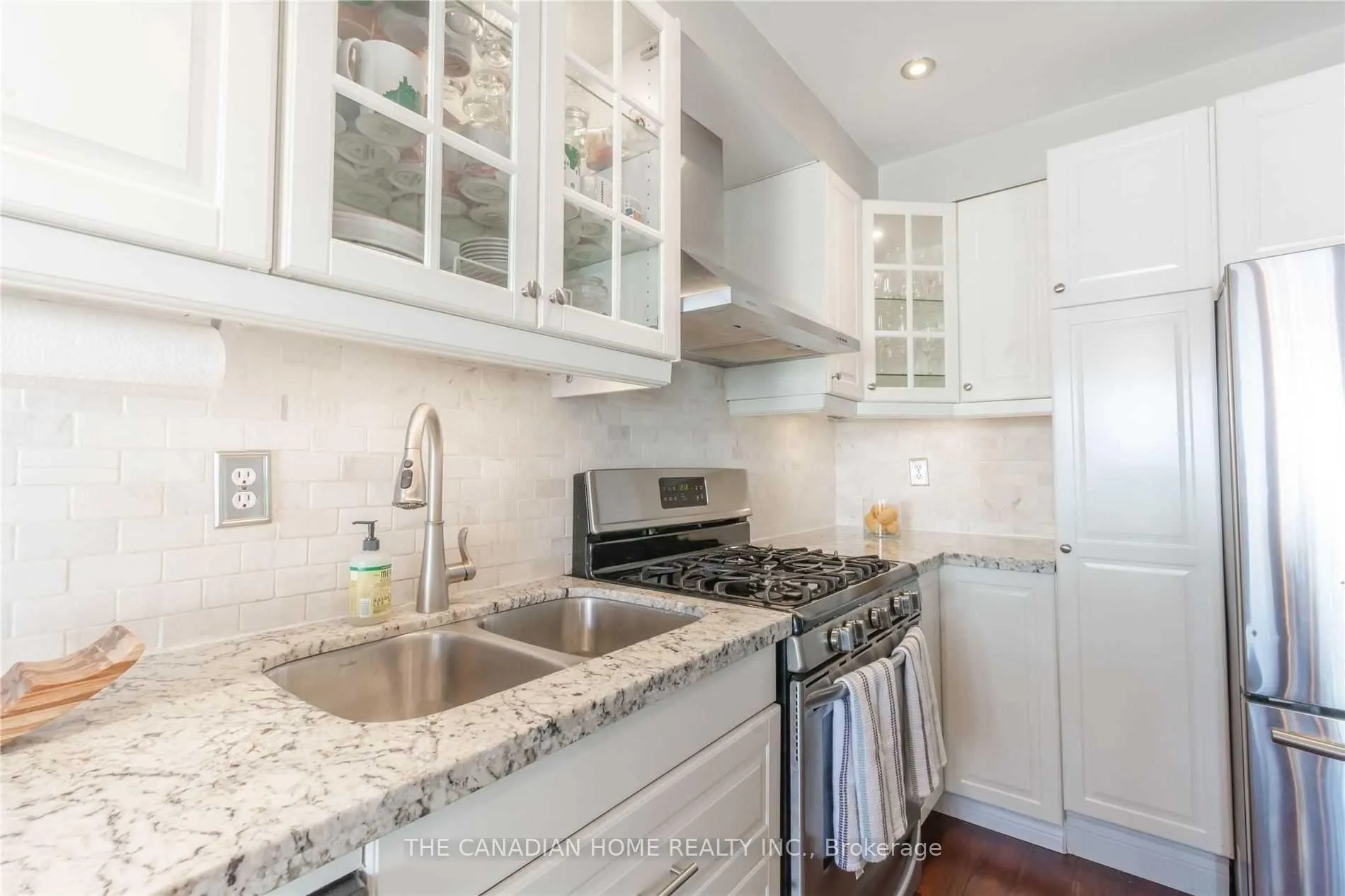 Photo 7 of 8 Thornlodge Drive, Hamilton, Waterdown — HOMEH