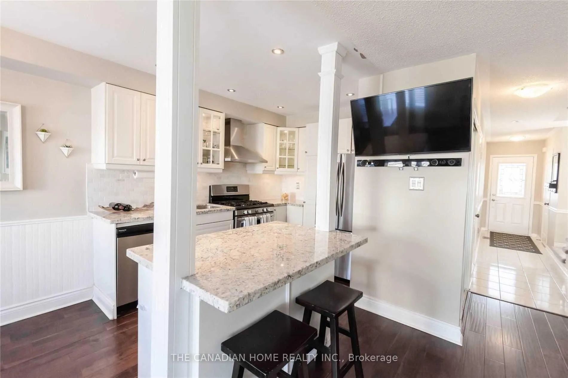 Photo 9 of 8 Thornlodge Drive, Hamilton, Waterdown — HOMEH