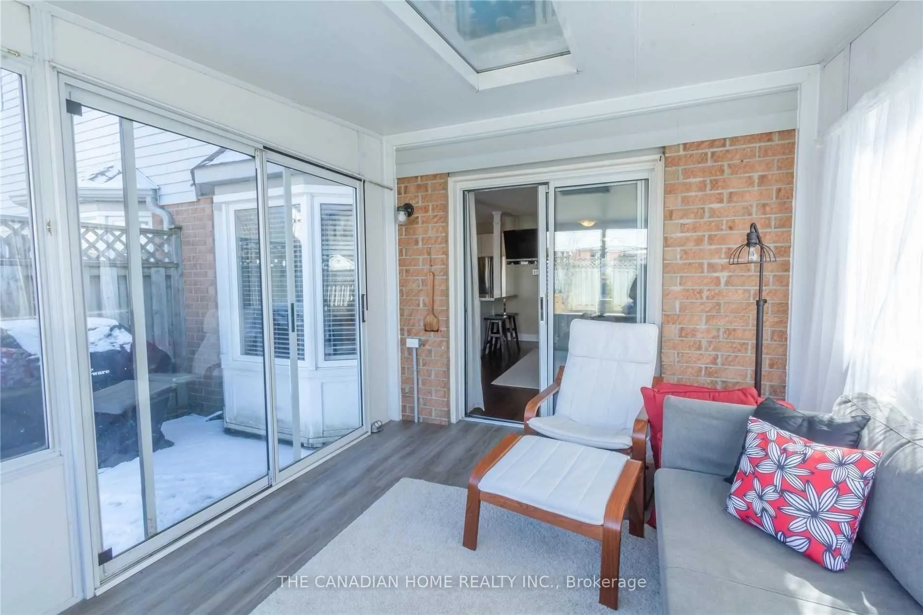 Photo 16 of 8 Thornlodge Drive, Hamilton, Waterdown — HOMEH