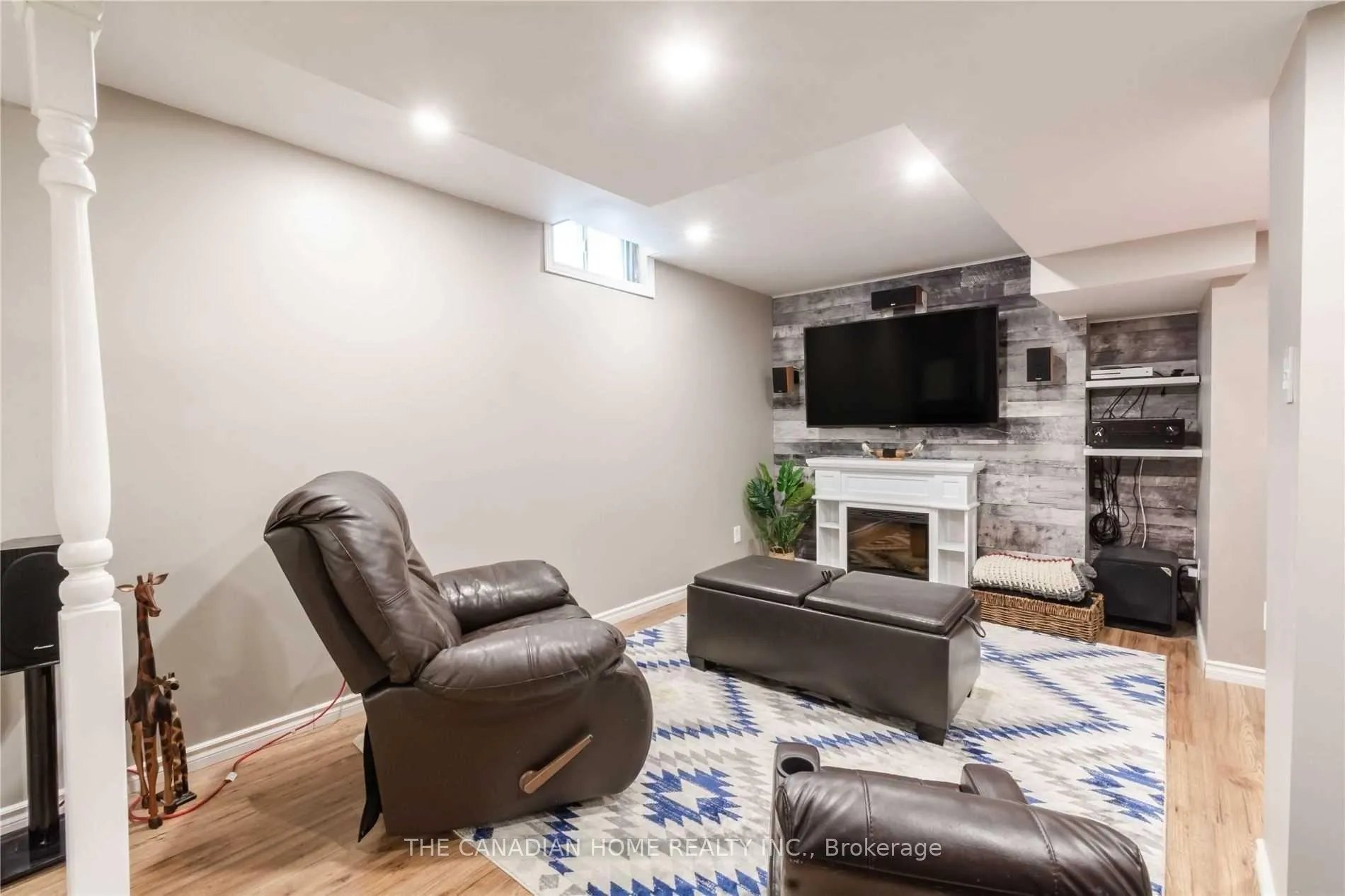 Photo 28 of 8 Thornlodge Drive, Hamilton, Waterdown — HOMEH
