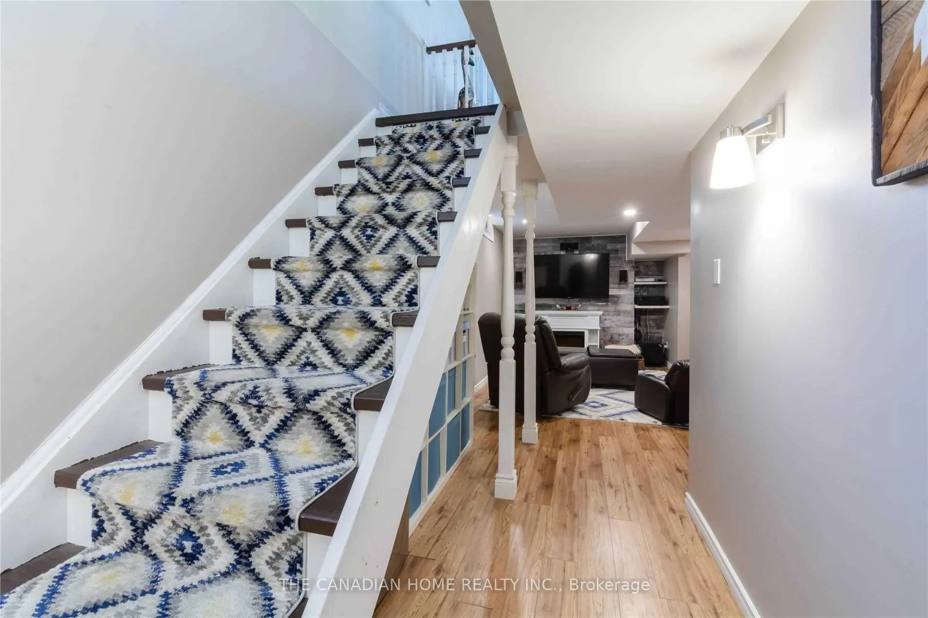Photo 29 of 8 Thornlodge Drive, Hamilton, Waterdown — HOMEH
