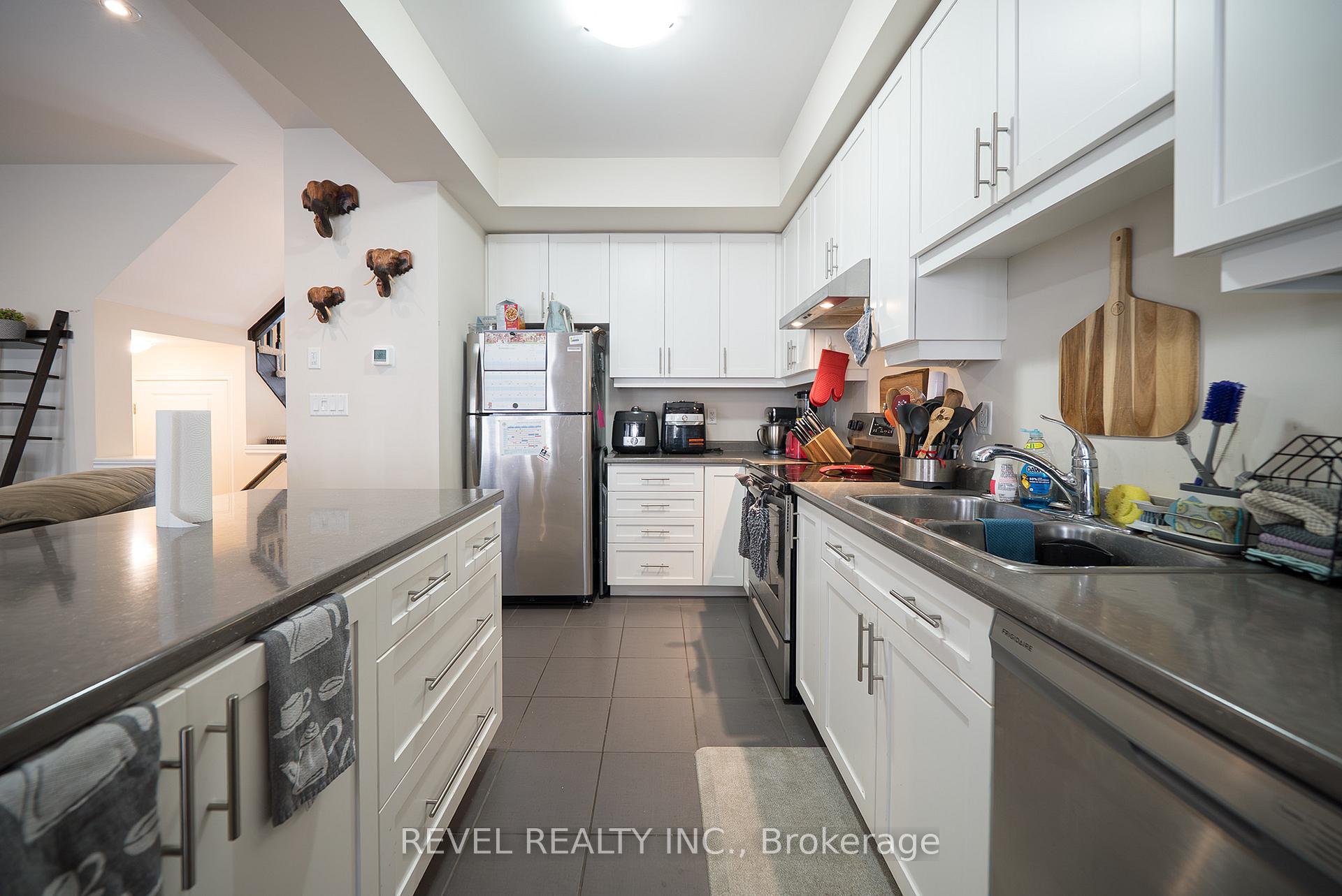 Photo 10 of 2B Vic Chambers Place, Brant, Paris — HOMEH