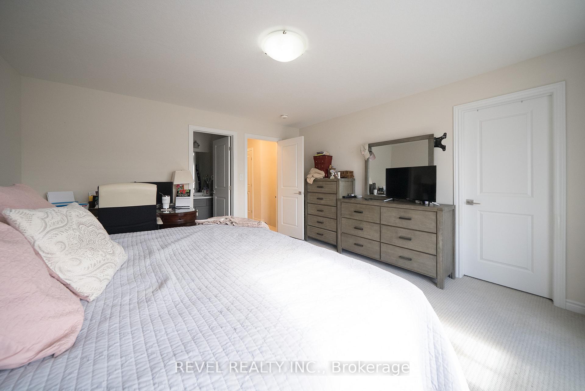 Photo 13 of 2B Vic Chambers Place, Brant, Paris — HOMEH