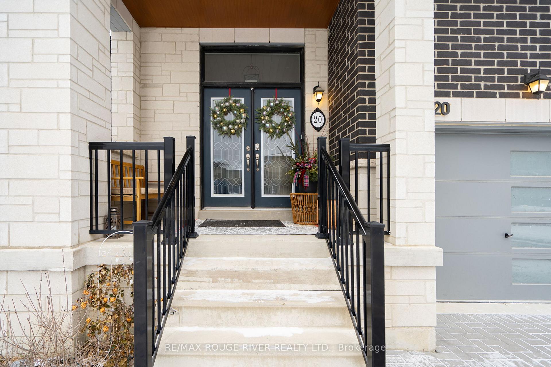 Photo 2 of 20 Mountainside Crescent, Whitby, Rolling Acres — HOMEH