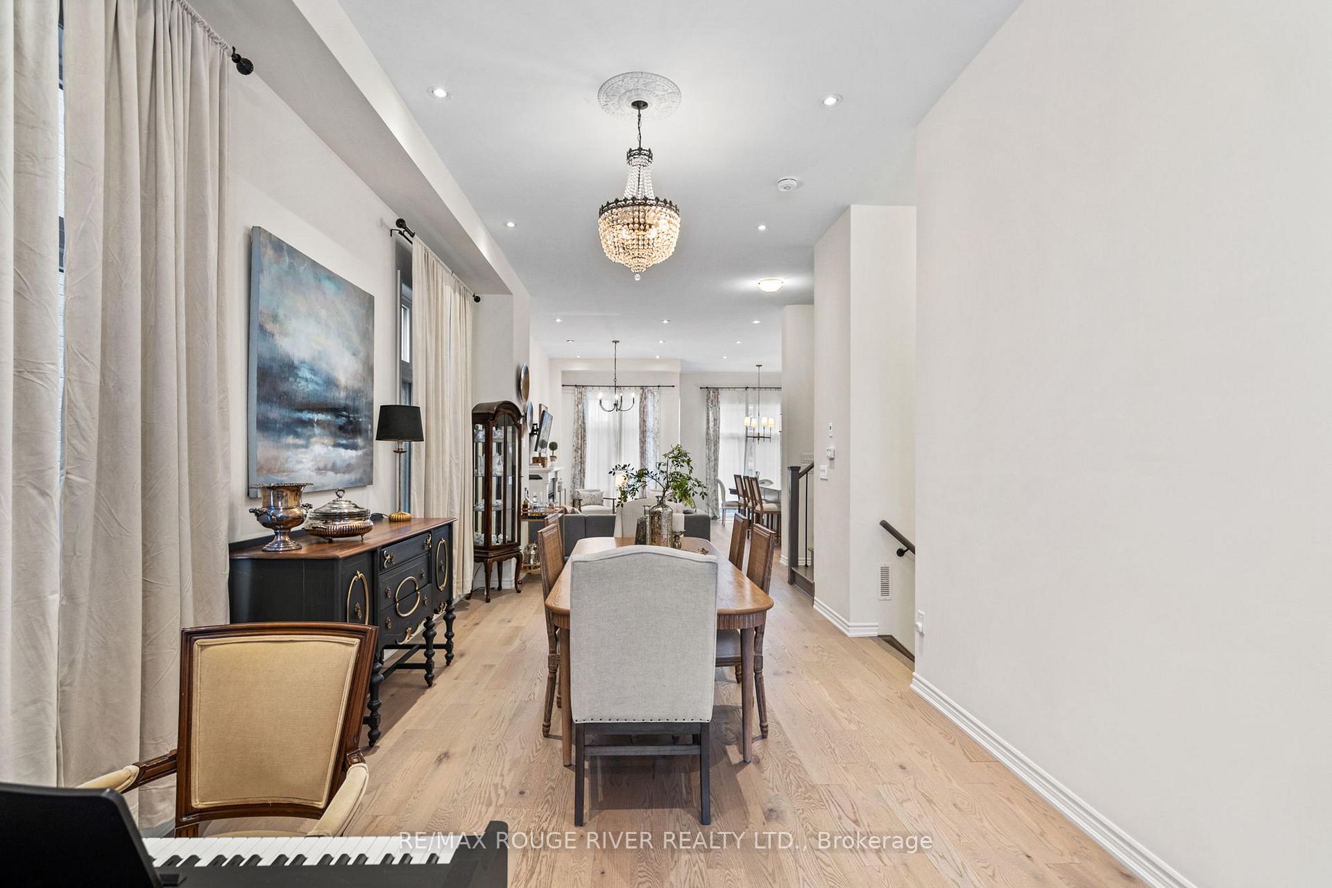 Photo 4 of 20 Mountainside Crescent, Whitby, Rolling Acres — HOMEH
