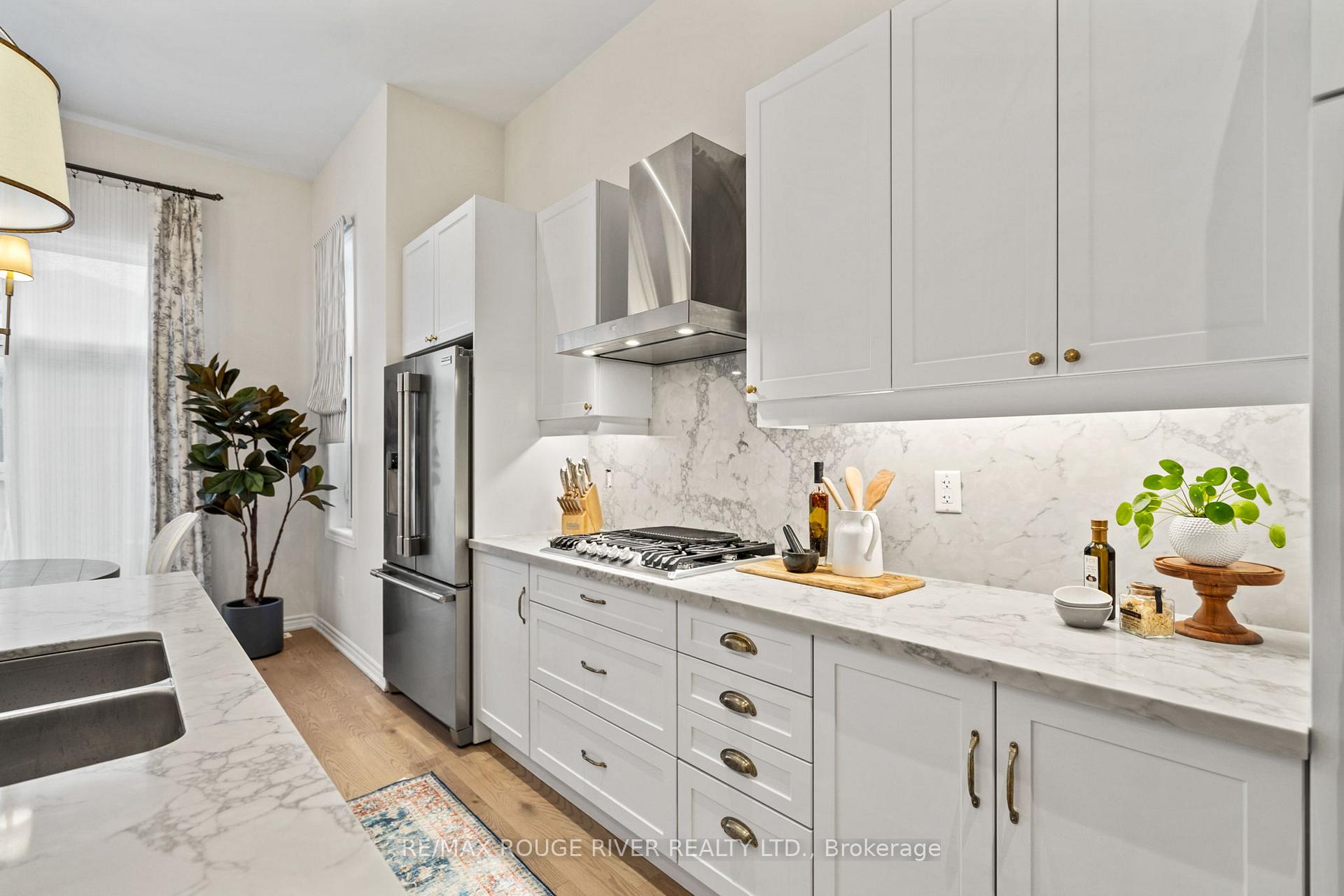 Photo 12 of 20 Mountainside Crescent, Whitby, Rolling Acres — HOMEH